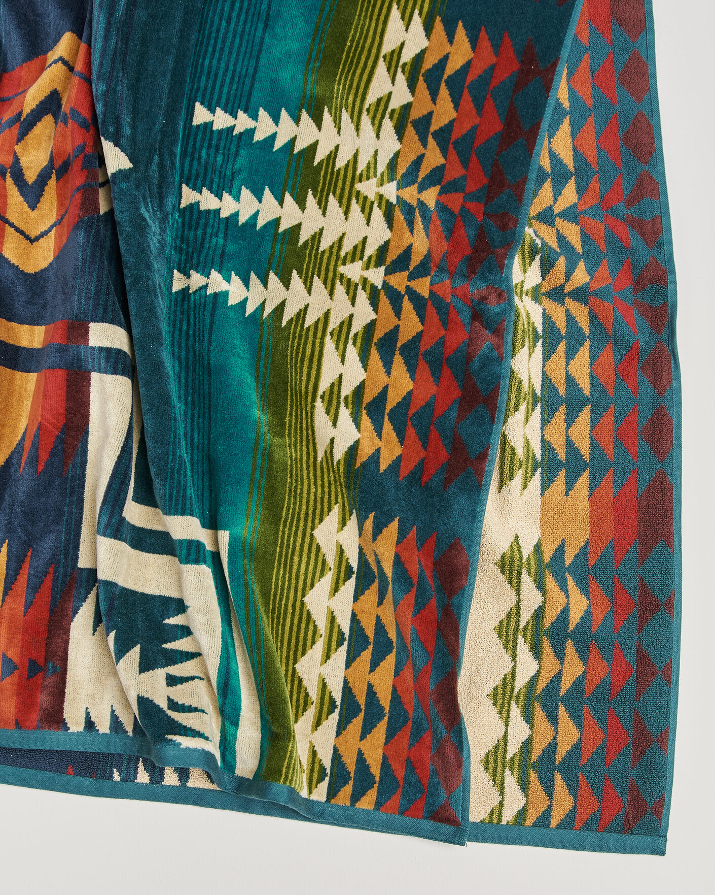 Herr | Textilier | Pendleton | Oversized Jacquard Spa Towel Century Harding