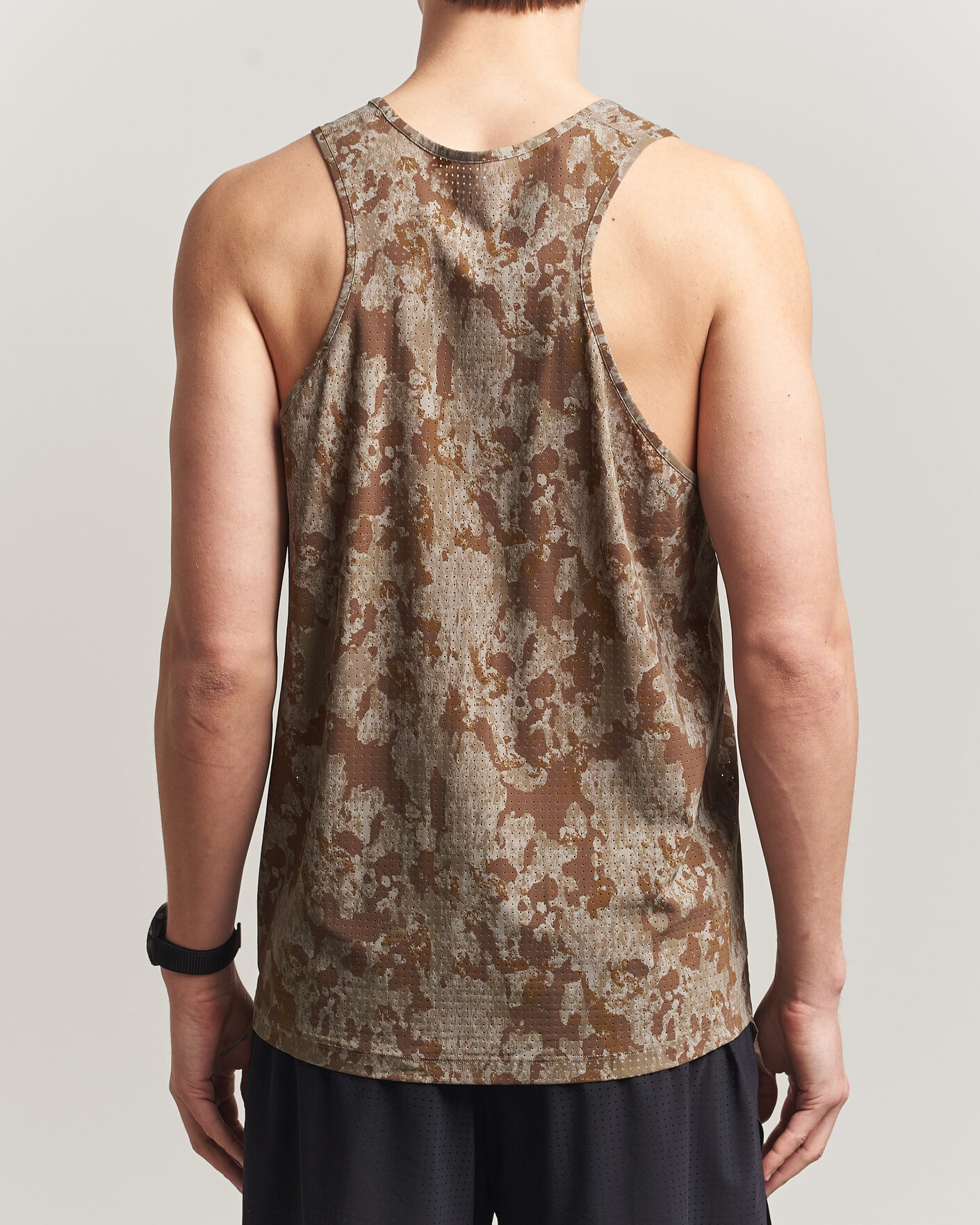 Herr | T-Shirts | Satisfy | Space-O Singlet Camo