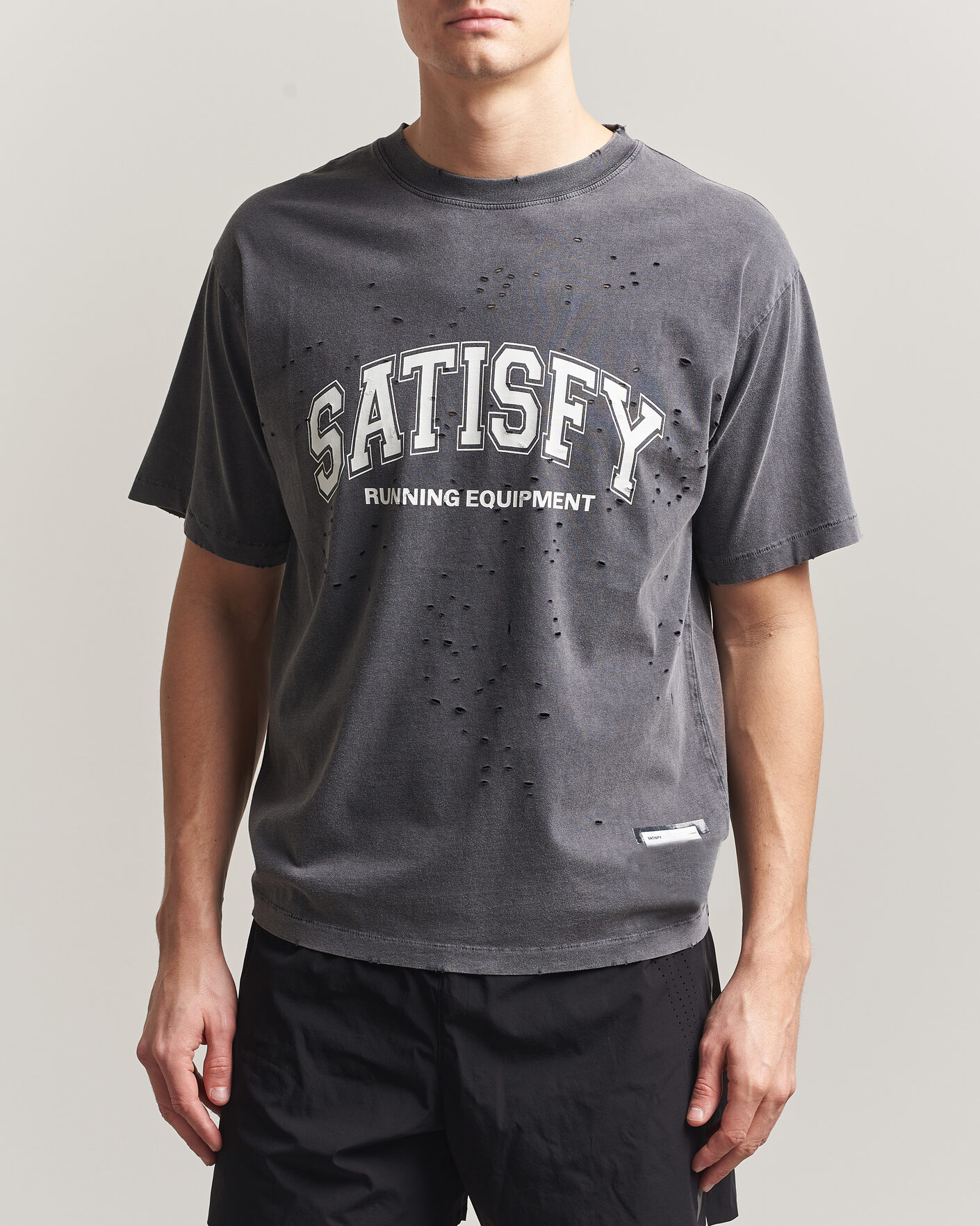 Herr | T-Shirts | Satisfy | MothTech T-Shirt Aged Black