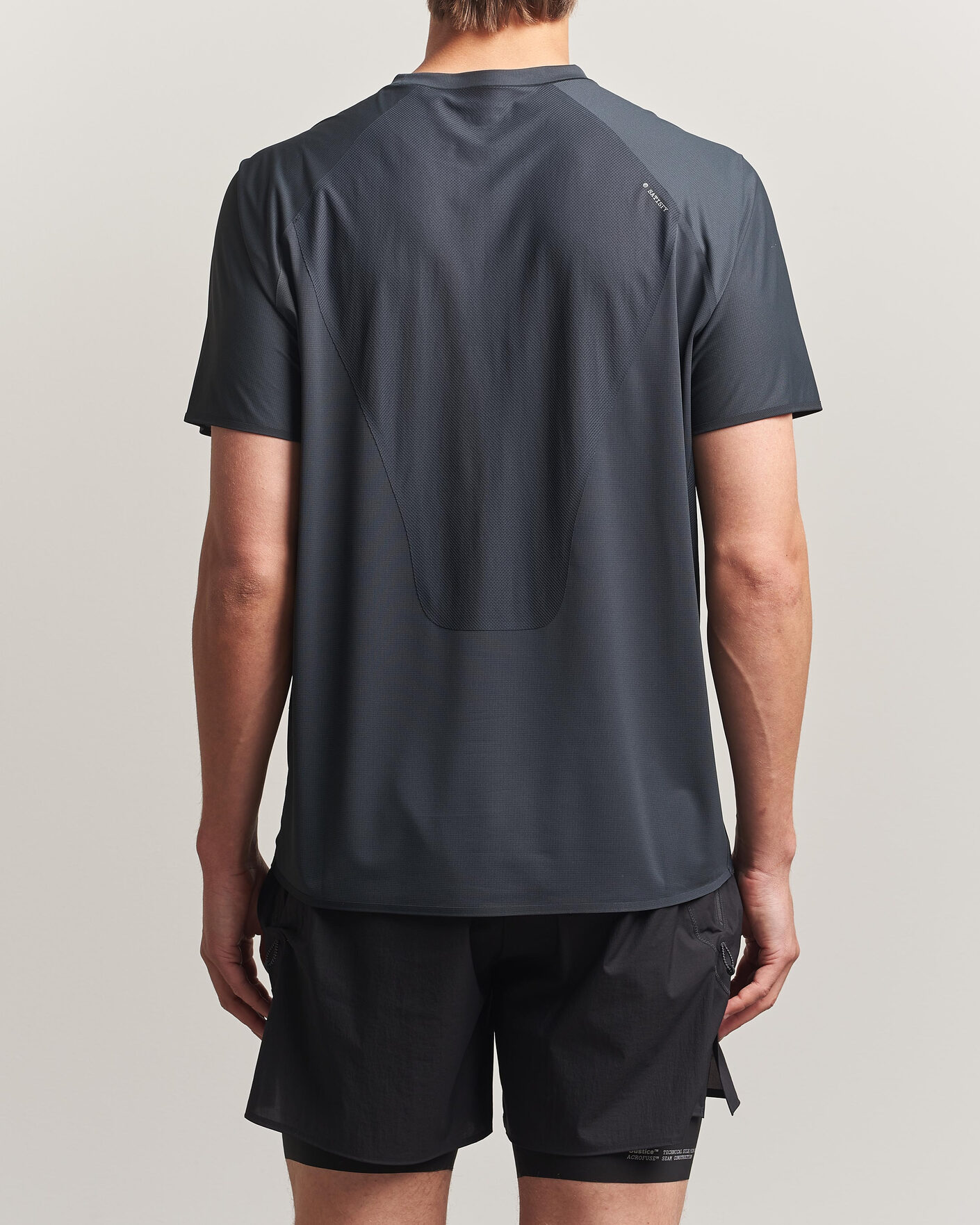 Herr | T-Shirts | Satisfy | AuraLite UV T-Shirt Black