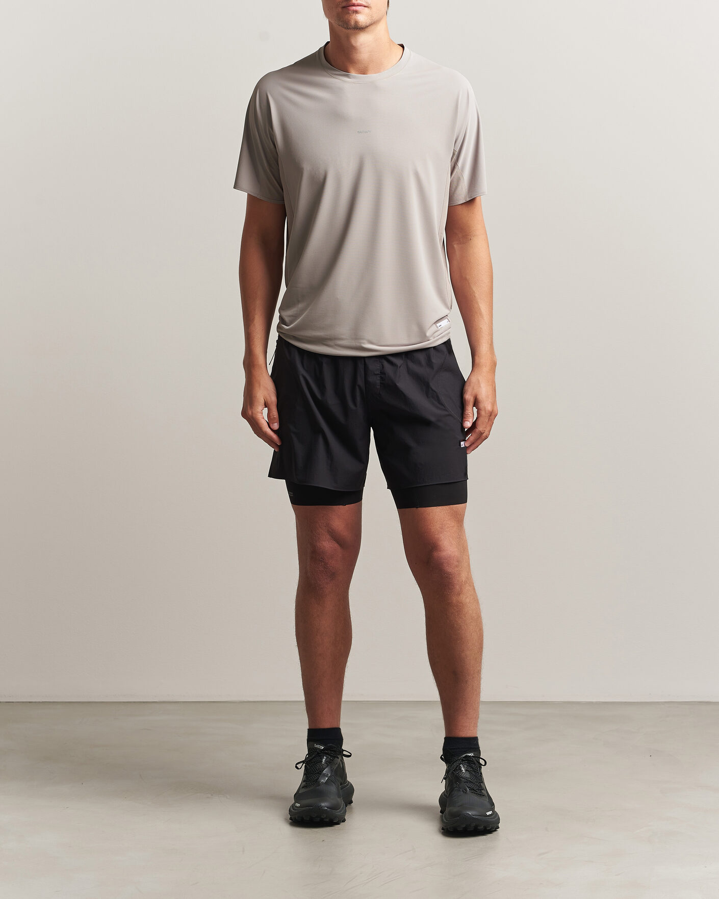 Herr | T-Shirts | Satisfy | AuraLite UV T-Shirt Moon Rock