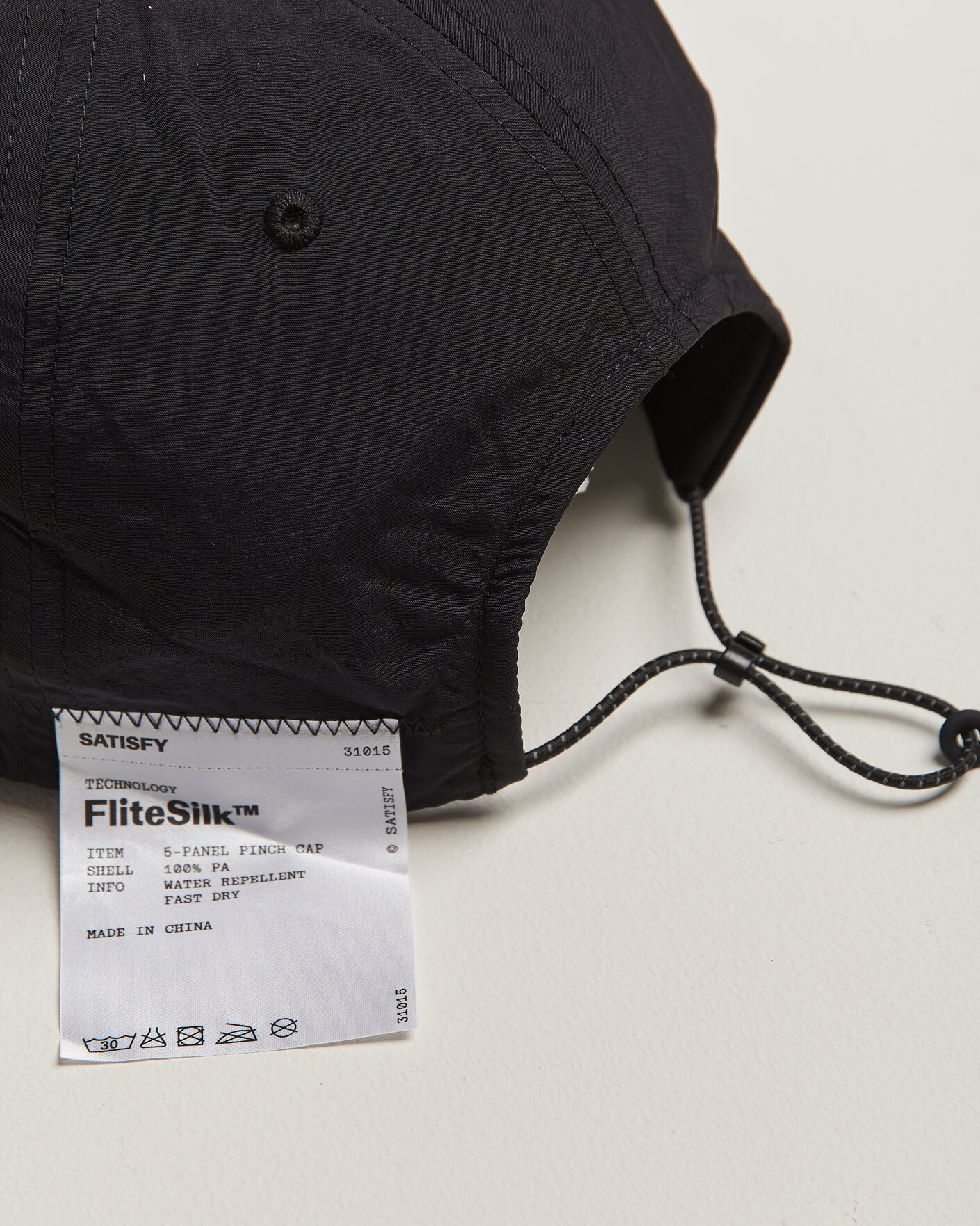 Herr | Hattar & kepsar | Satisfy | FliteSilk 5 Panel Cap Black Eagle