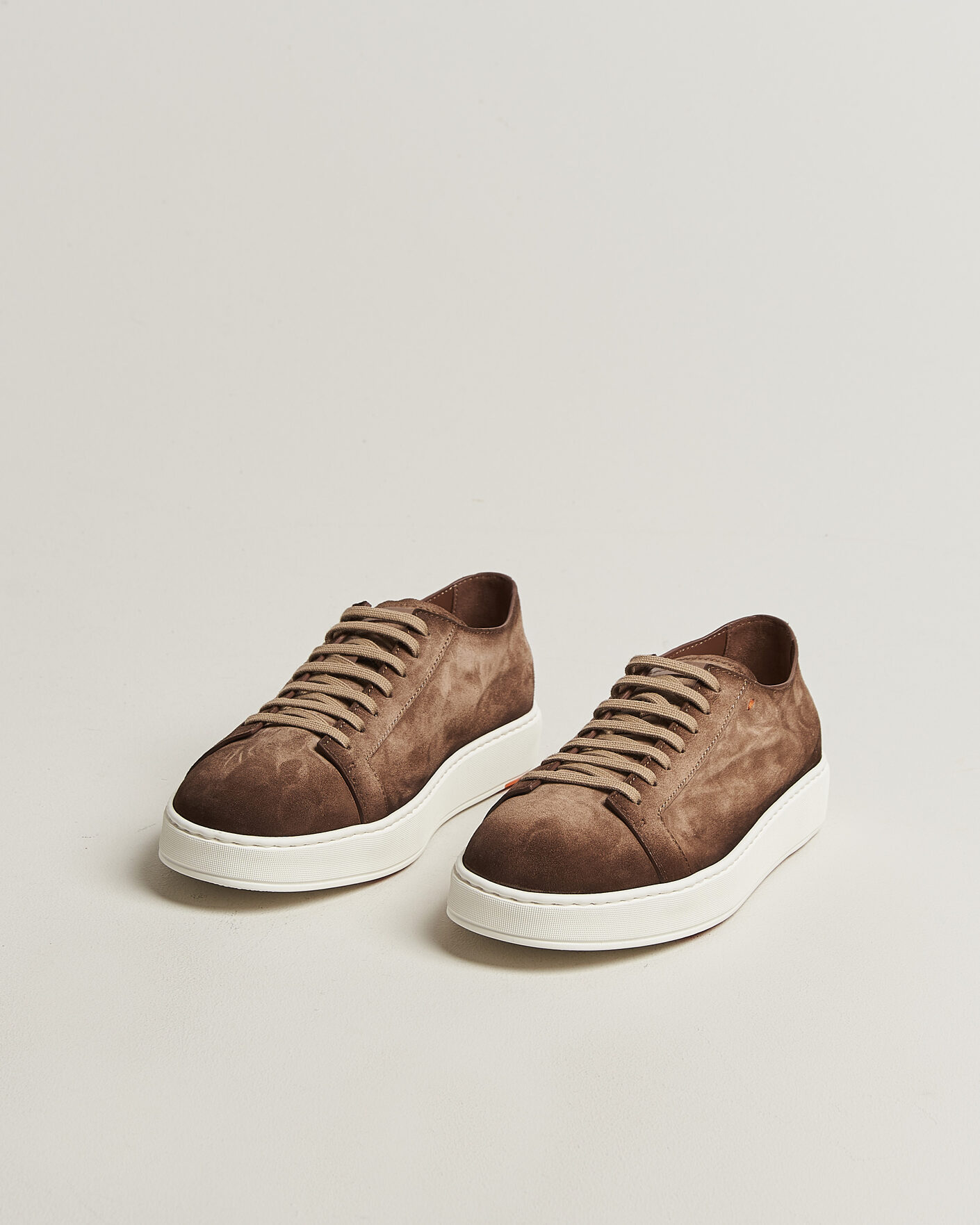 Herr | Sneakers | Santoni | Cleanic Silk Suede Sneakers Dark Brown