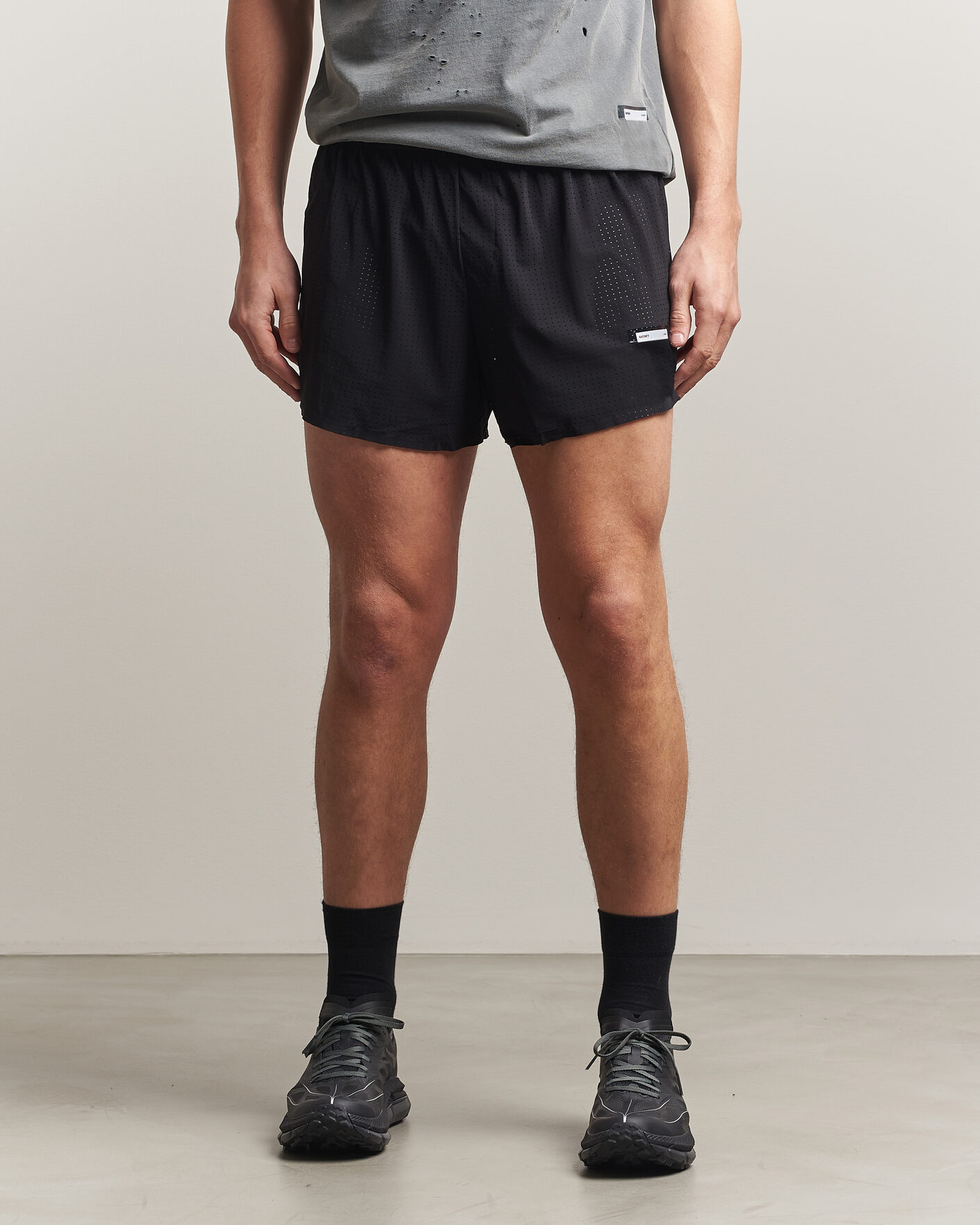 Herr | Shorts | Satisfy | Space-O 2.5 Inch Shorts Black