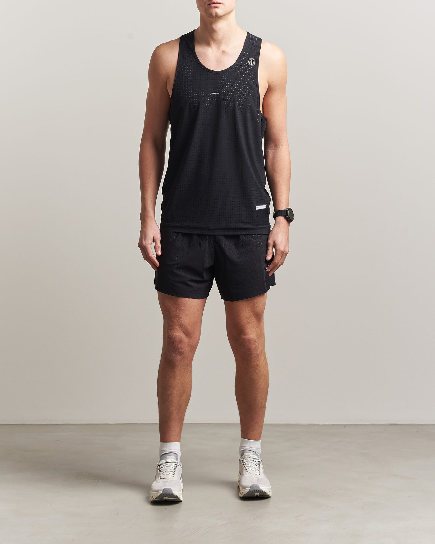 Herr | T-Shirts | Satisfy | Space-O Singlet Black