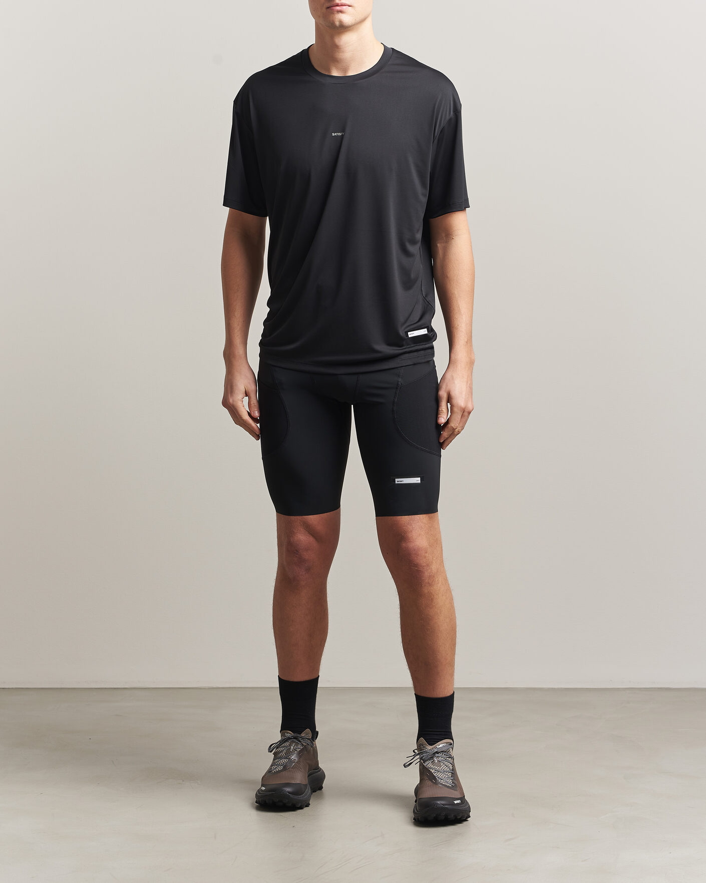 Herr | T-Shirts | Satisfy | AuraLite T-Shirt Black