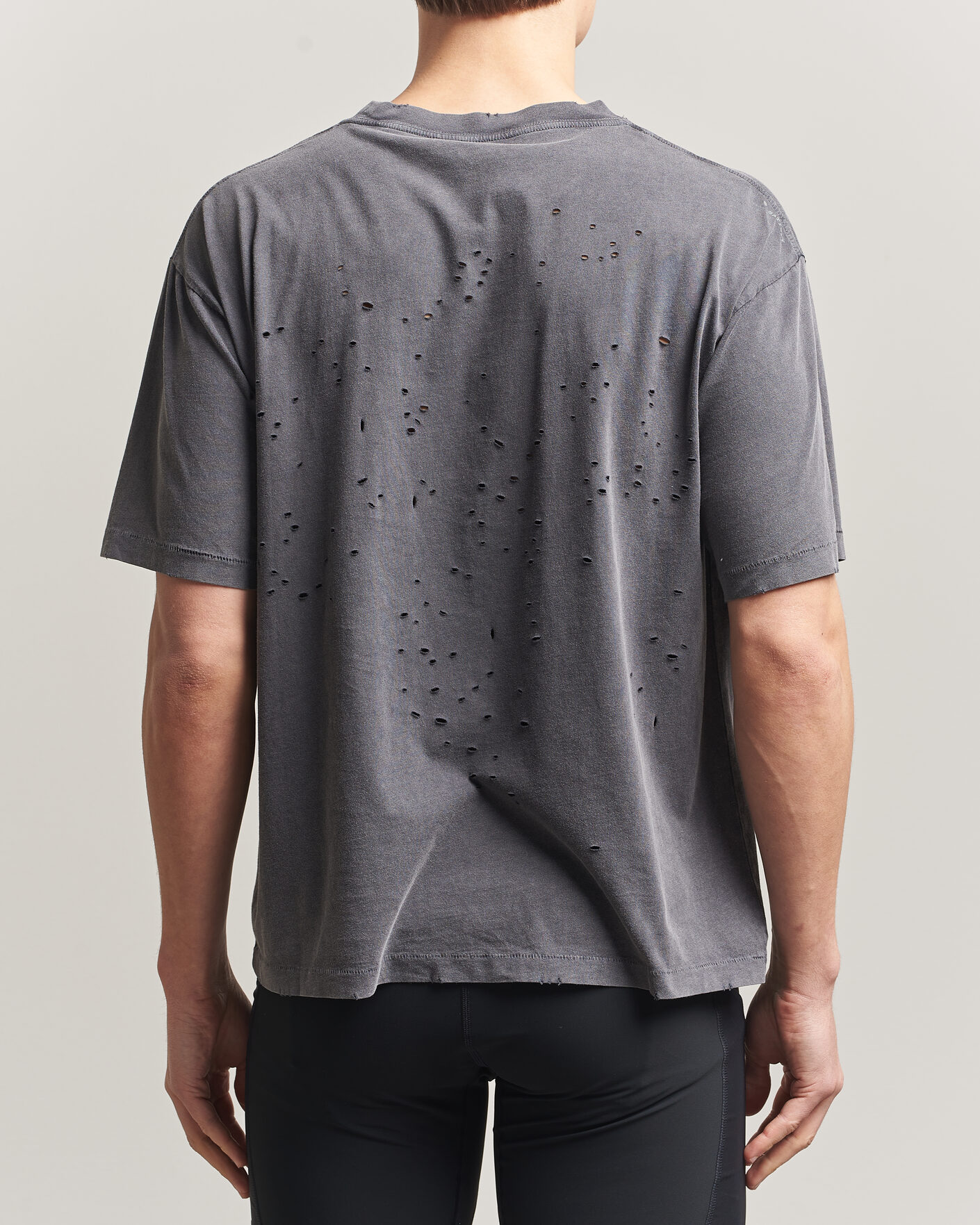 Herr | T-Shirts | Satisfy | MothTech Small Logo T-Shirt Aged Black