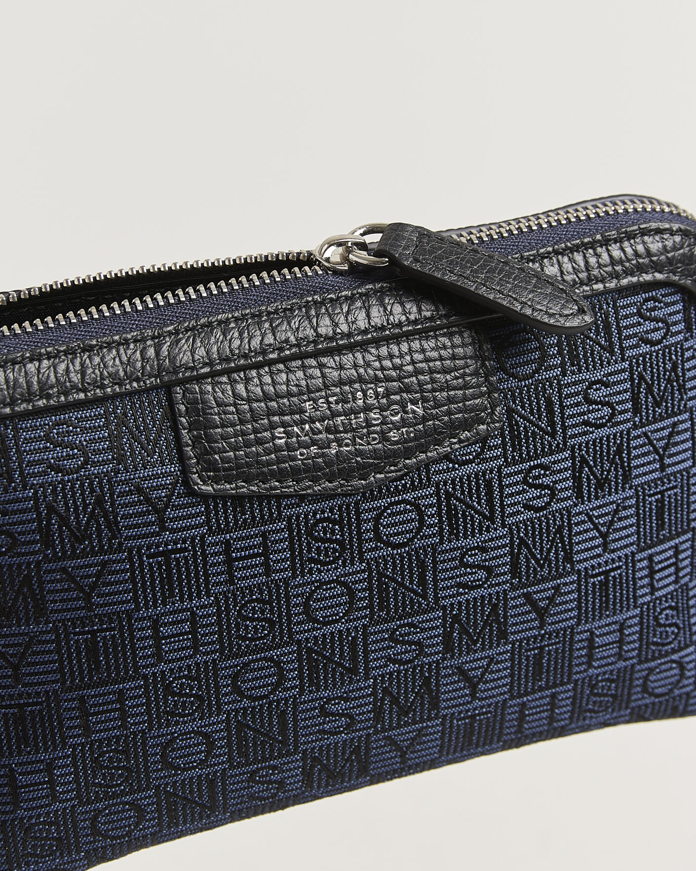 Herr | Väskor | Smythson | Canvas Stamp Small Travel Pouch Navy