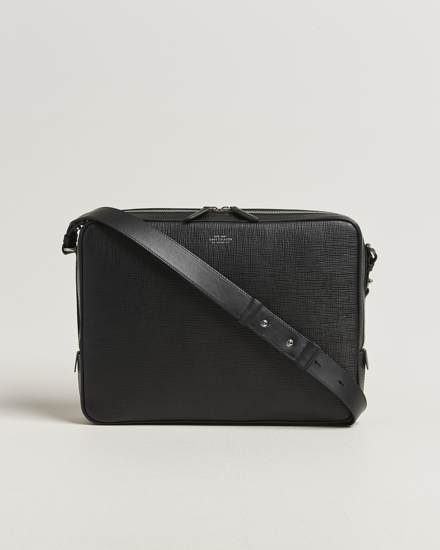 Herr | Väskor | Smythson | Panama Slim Messenger Bag Black