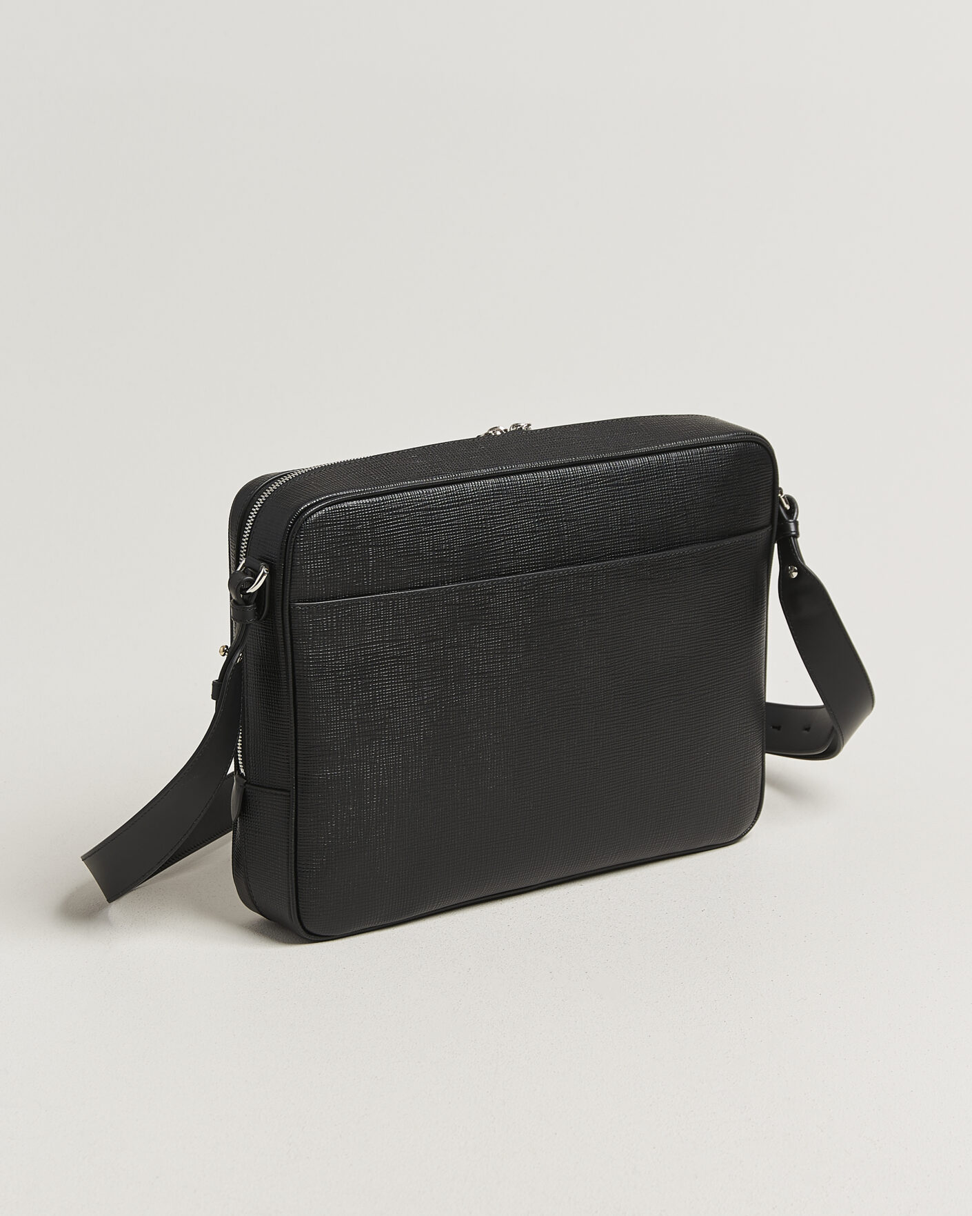 Herr | Väskor | Smythson | Panama Slim Messenger Bag Black