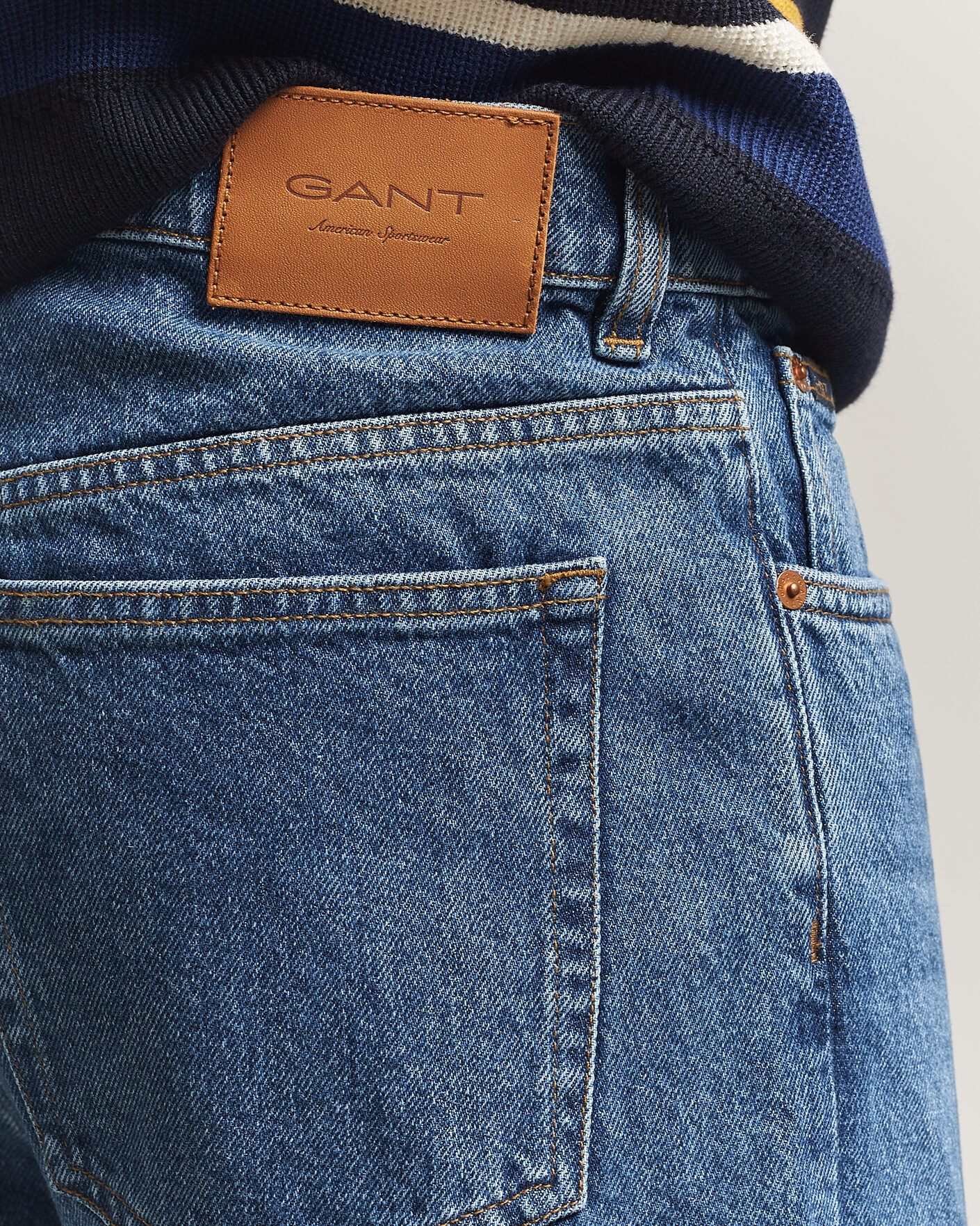 Herr | Byxor | Gant | Straight Fit Jeans Mid Blue Worn In