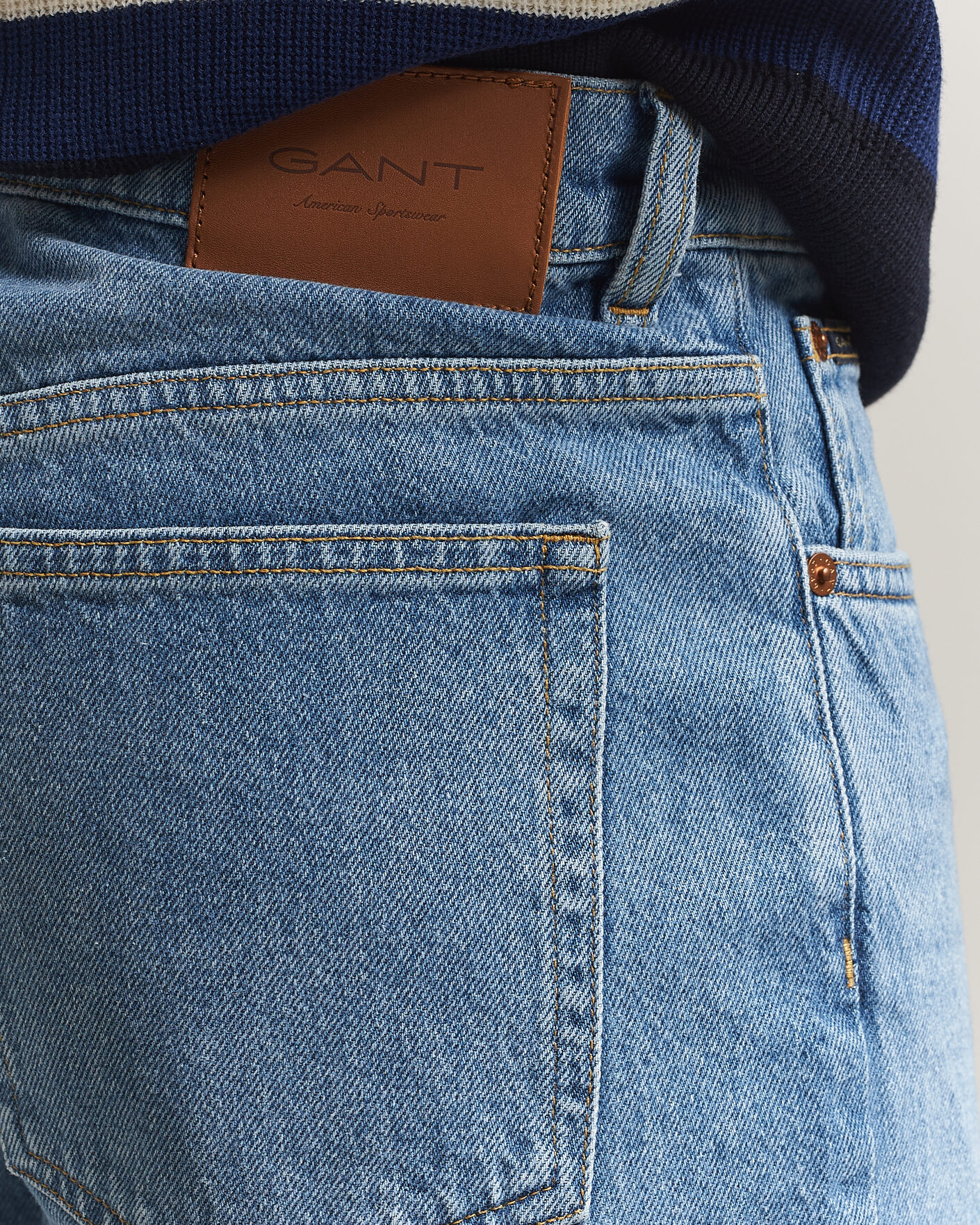 Herr | Byxor | Gant | Straight Fit Jeans Semi Light Blue Worn In