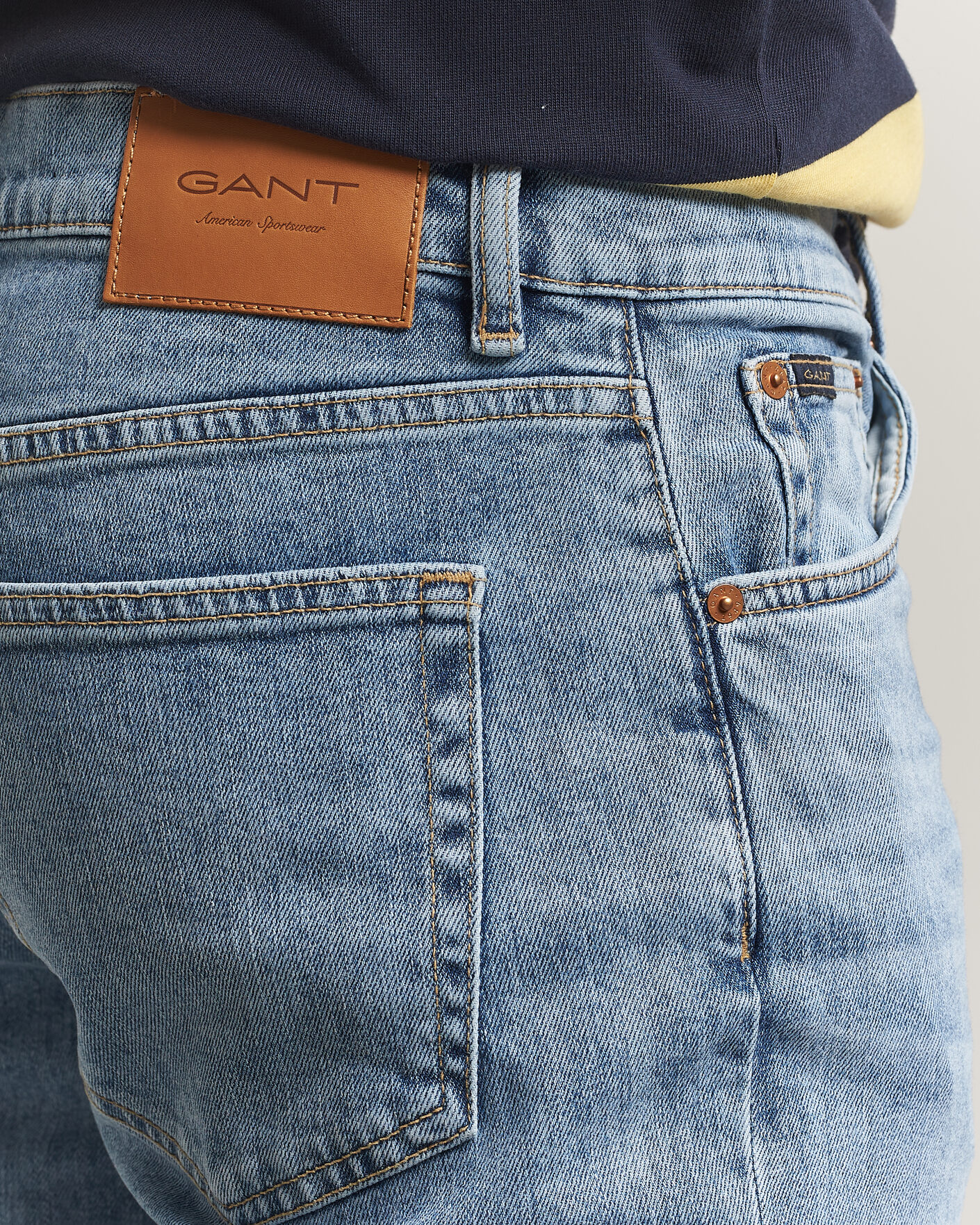 Herr | Byxor | Gant | Regular Fit Jeans Semi Light Blue Worn In