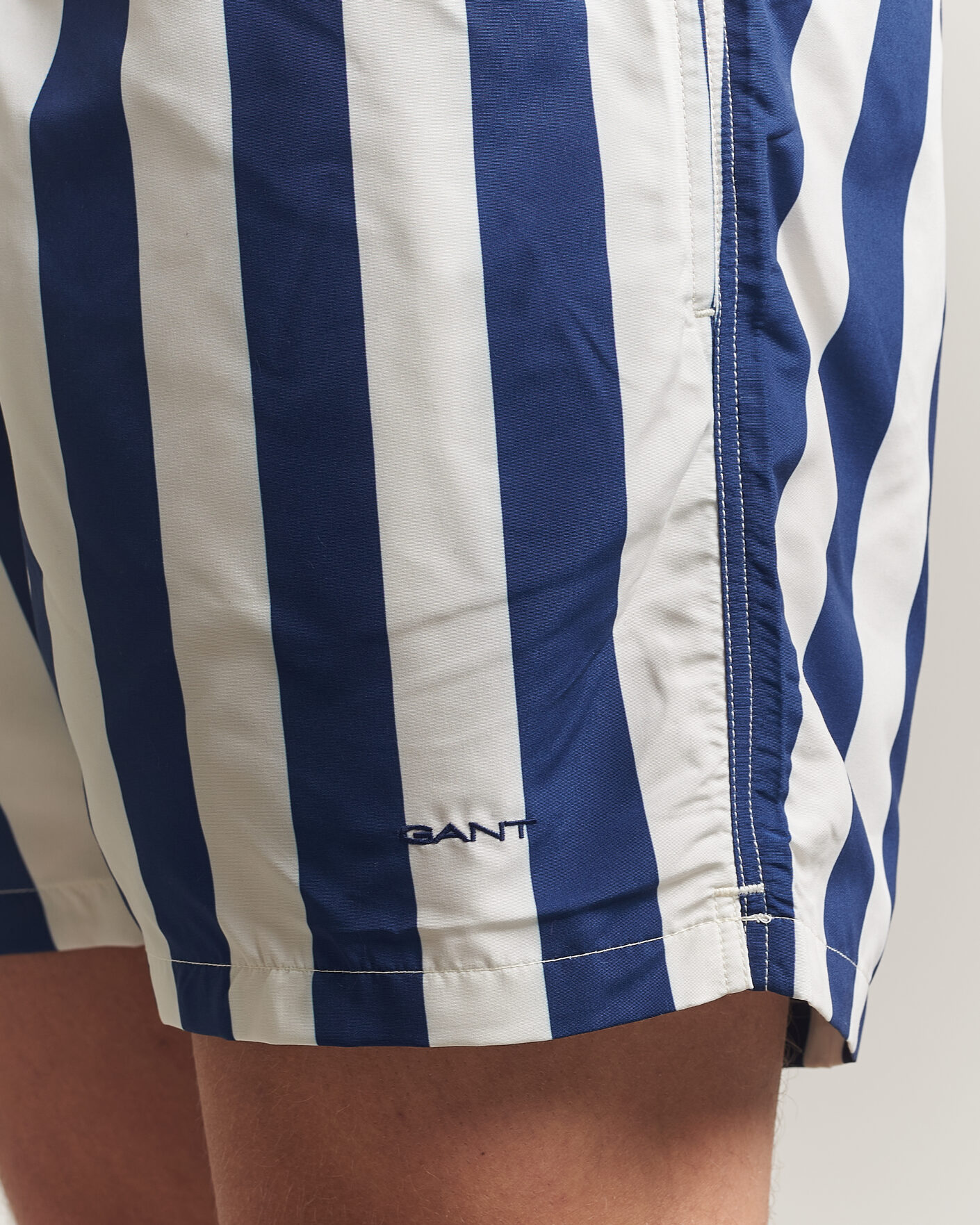 Herr | Badbyxor | GANT | Blockstriped Swimshorts Rich Navy