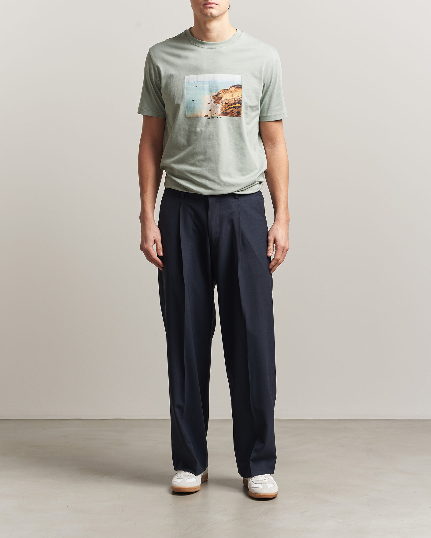 Herr | T-Shirts | Gant | Scenery Graphic Crew Neck T-Shirt Ceramic Grey