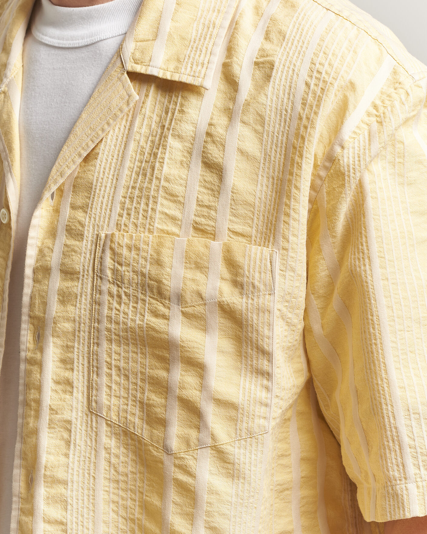 Herr | Skjortor | Gant | Relaxed Fit Seersucker Camp Collar Shirt Light Mustard Yellow