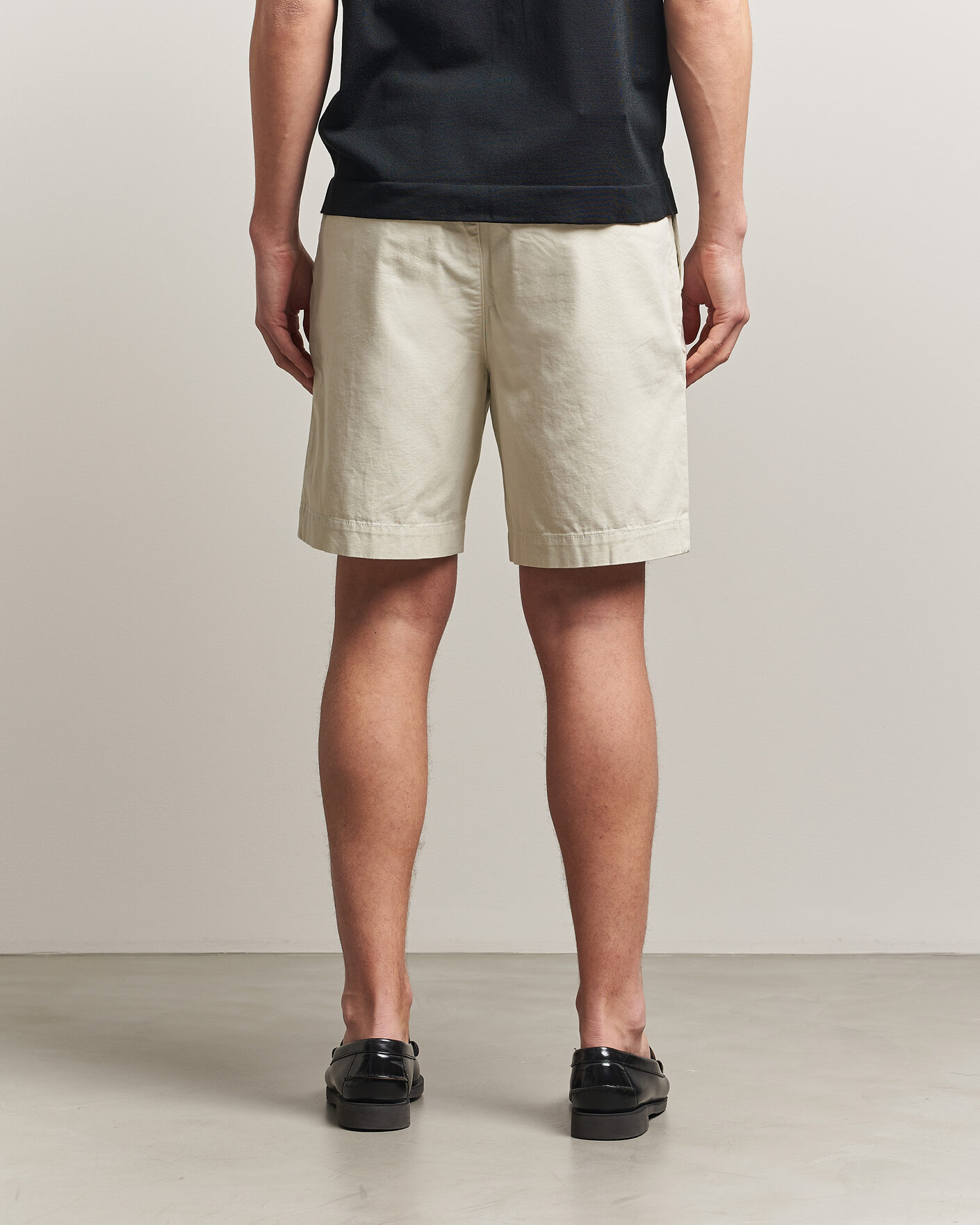 Herr | Shorts | Gant | Relaxed Light Canvas Pleated Shorts Sand