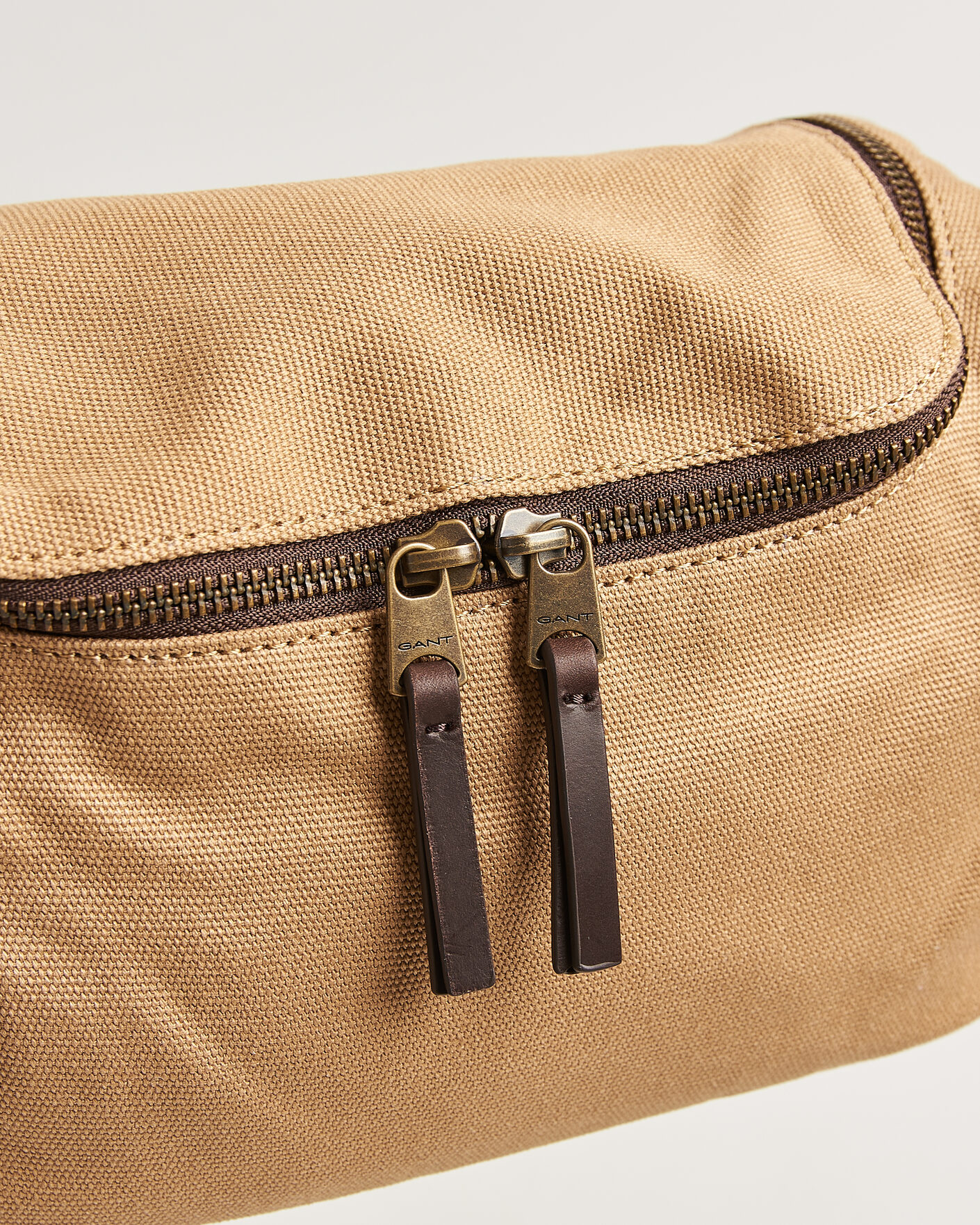 Herr | Väskor | GANT | Washed Canvas Washbag Warm Khaki