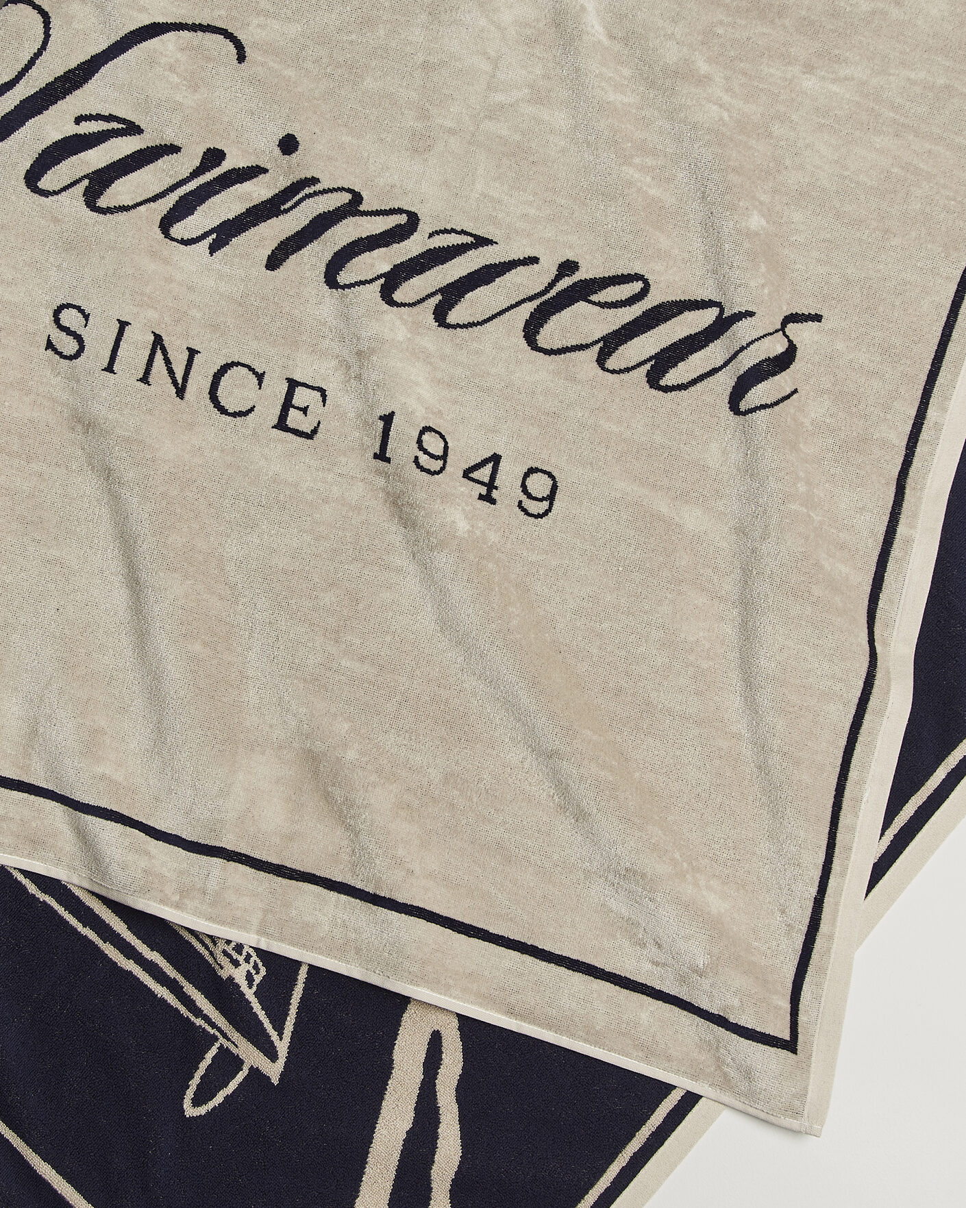 Herr | Textilier | Gant | Since 1949 Beach Towel Faded Beige