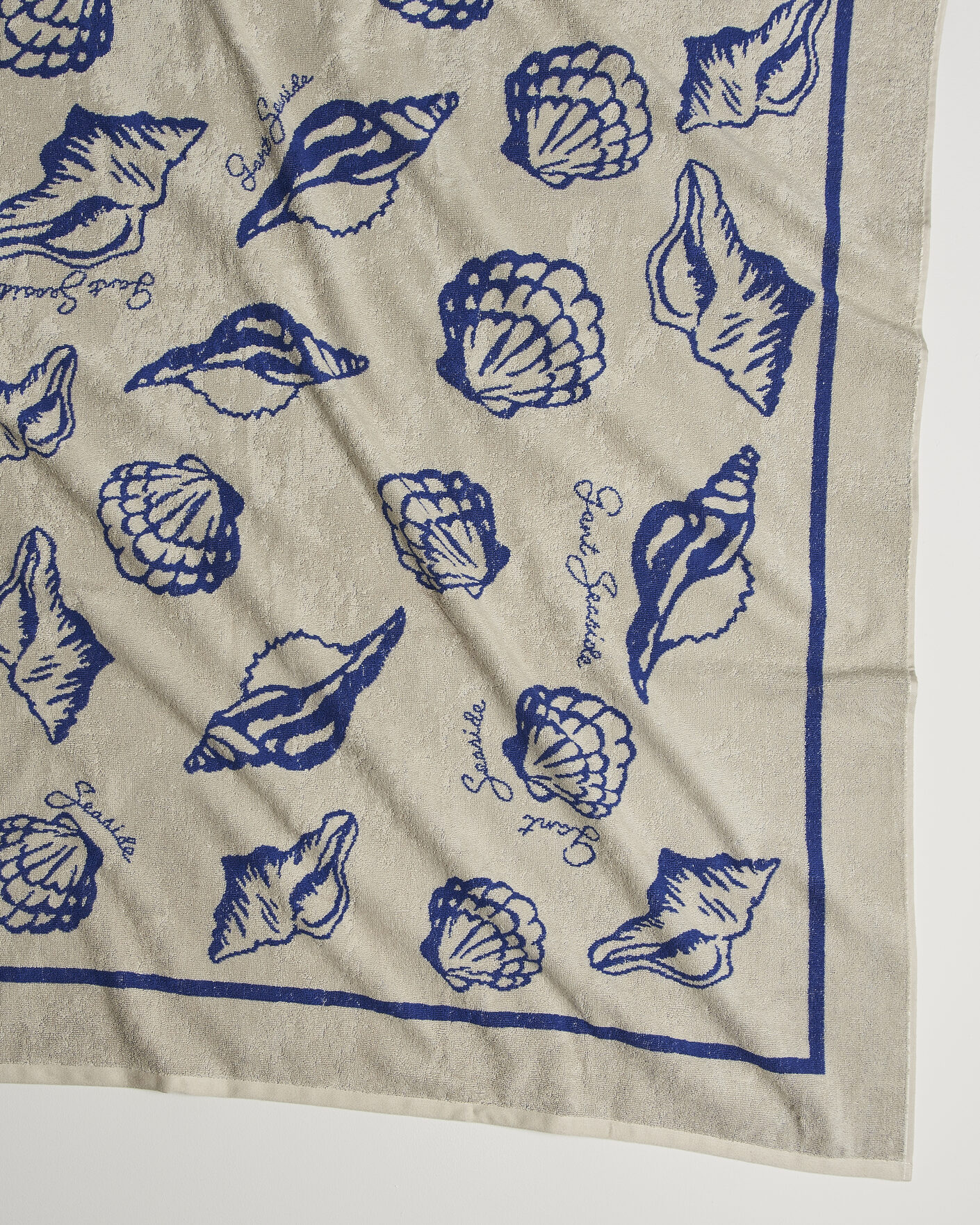Herr | Textilier | Gant | Seashell Print Beach Towel Faded Beige