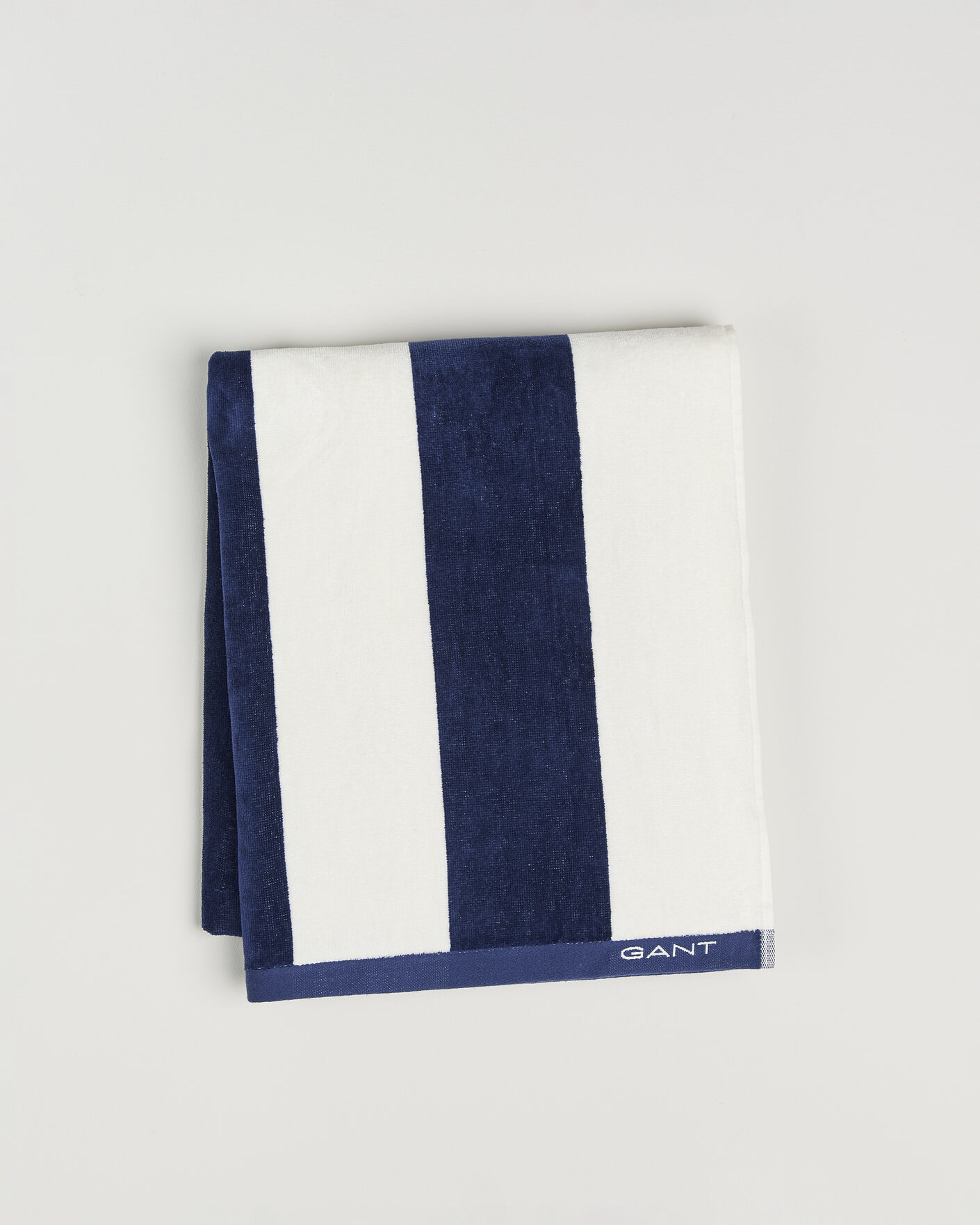 Herr | Textilier | GANT | Striped Beach Towel Vintage Blue