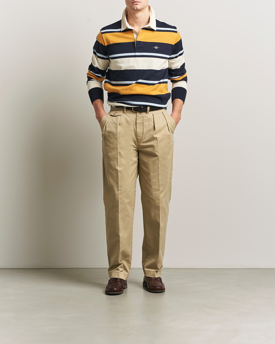 Herr | Byxor | Gant | Regular Pleated Twill Chinos Woody Beige