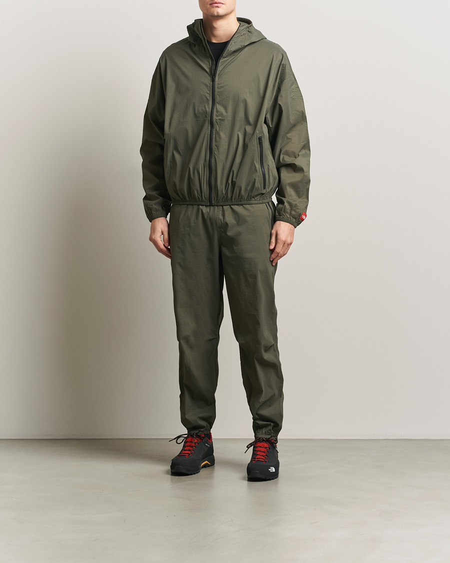 Herr | Jackor | The North Face | Red Box Packable Wind Jacket New Taupe Green