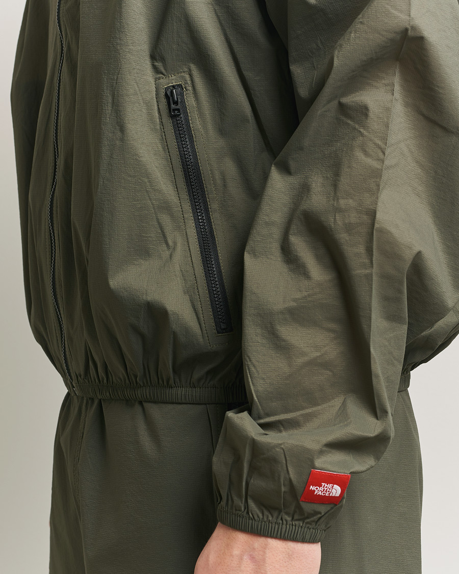 Herr | Jackor | The North Face | Red Box Packable Wind Jacket New Taupe Green