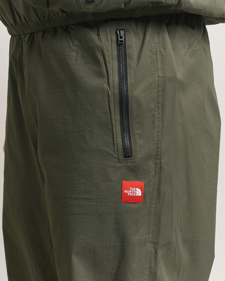 Herr | Byxor | The North Face | Red Box Packable Wind Pants New Taupe Green