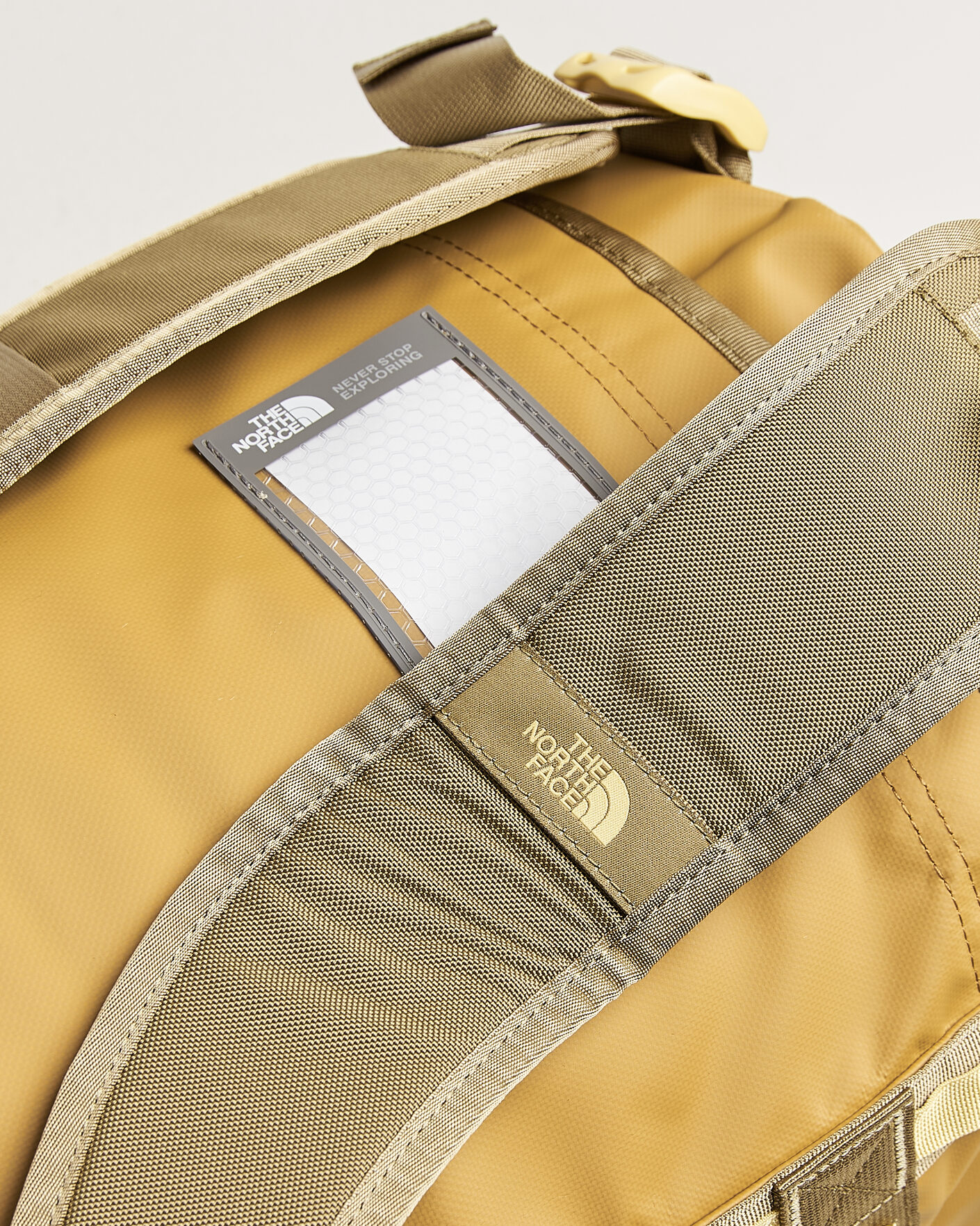 Herr | Väskor | The North Face | Base Camp Duffel S Golden Tan