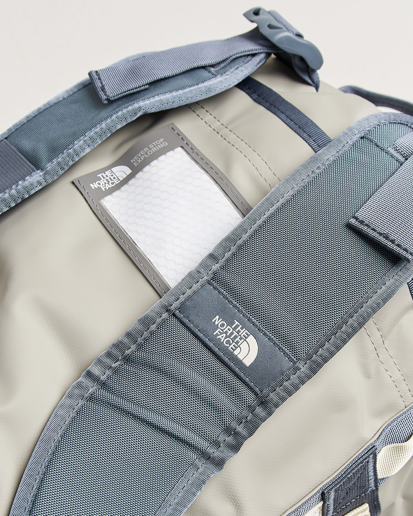 Herr | Väskor | The North Face | Base Camp Duffel S Stone Slab