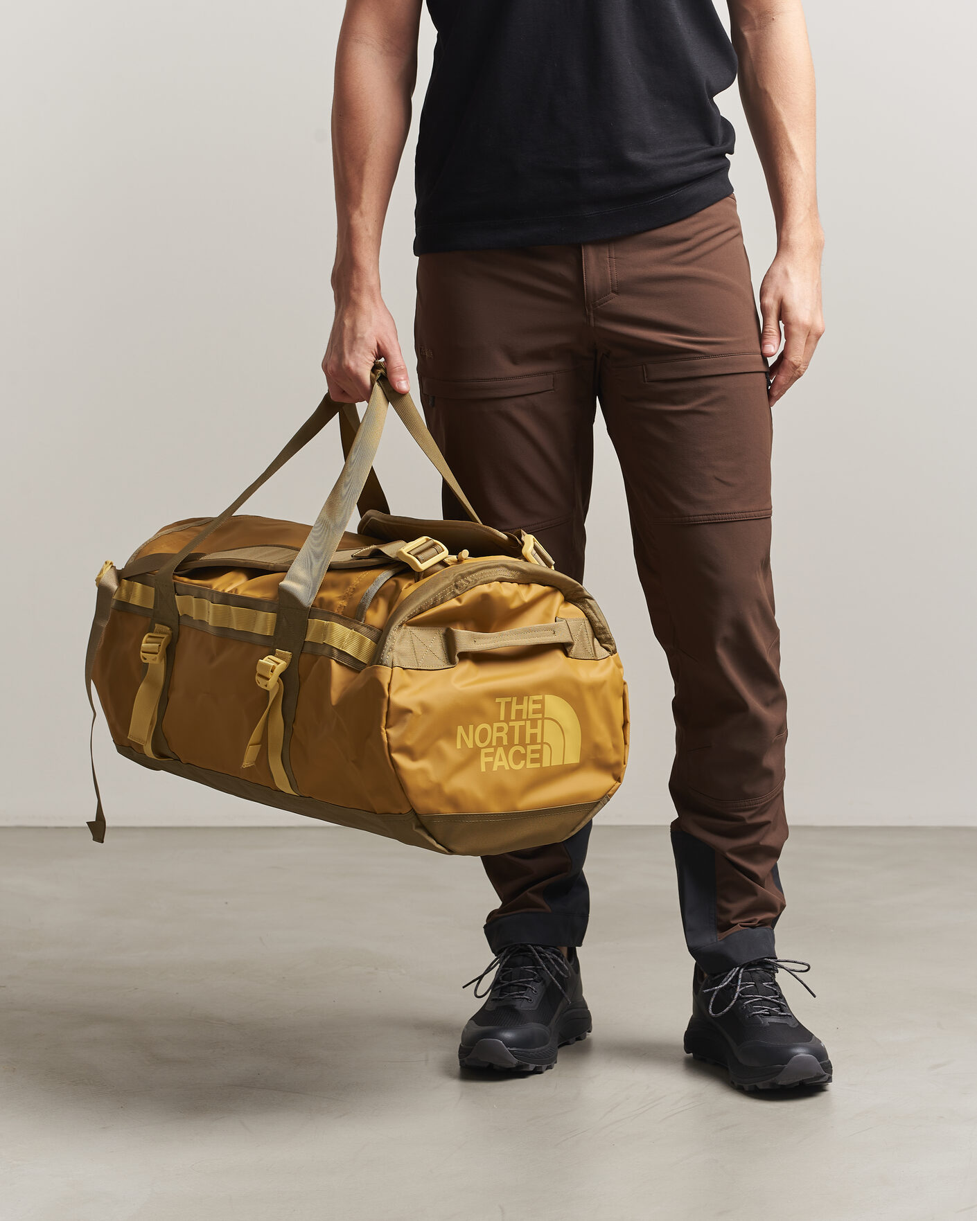 Herr | Väskor | The North Face | Base Camp Duffel M Golden Tan