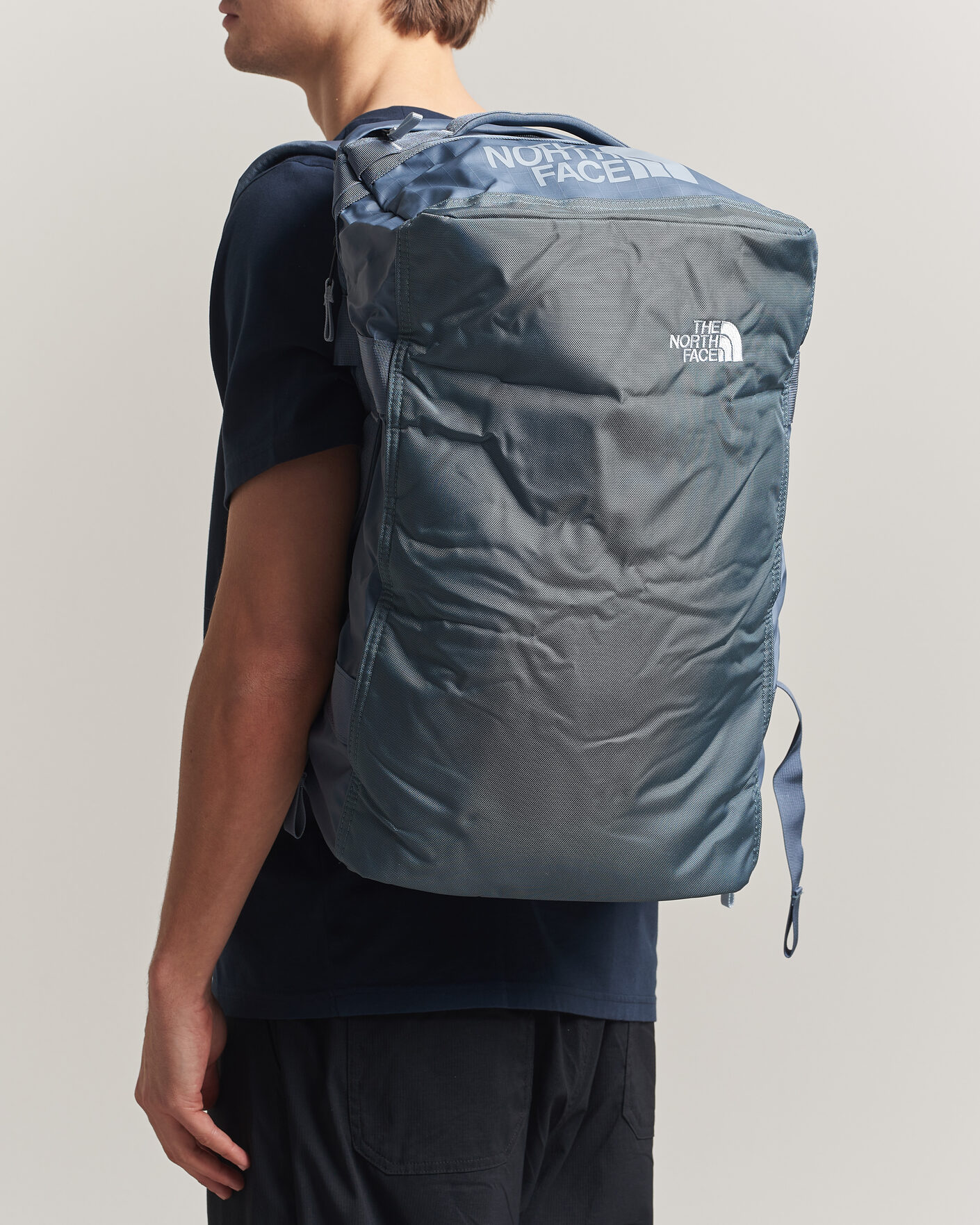 Herr | Väskor | The North Face | Base Camp Voyager Duffel 42 Granite Grey