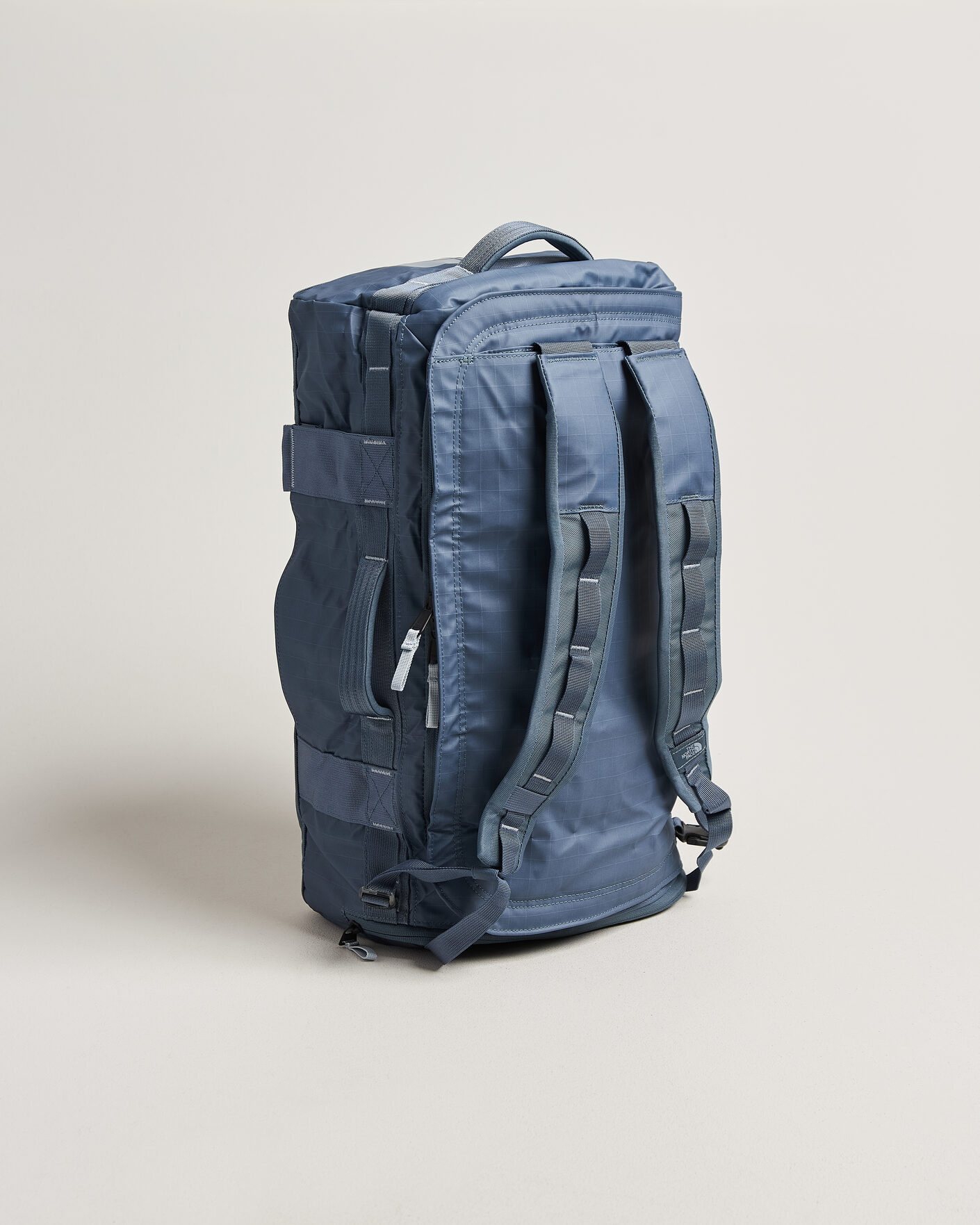 Herr | Väskor | The North Face | Base Camp Voyager Duffel 32 Granite Grey