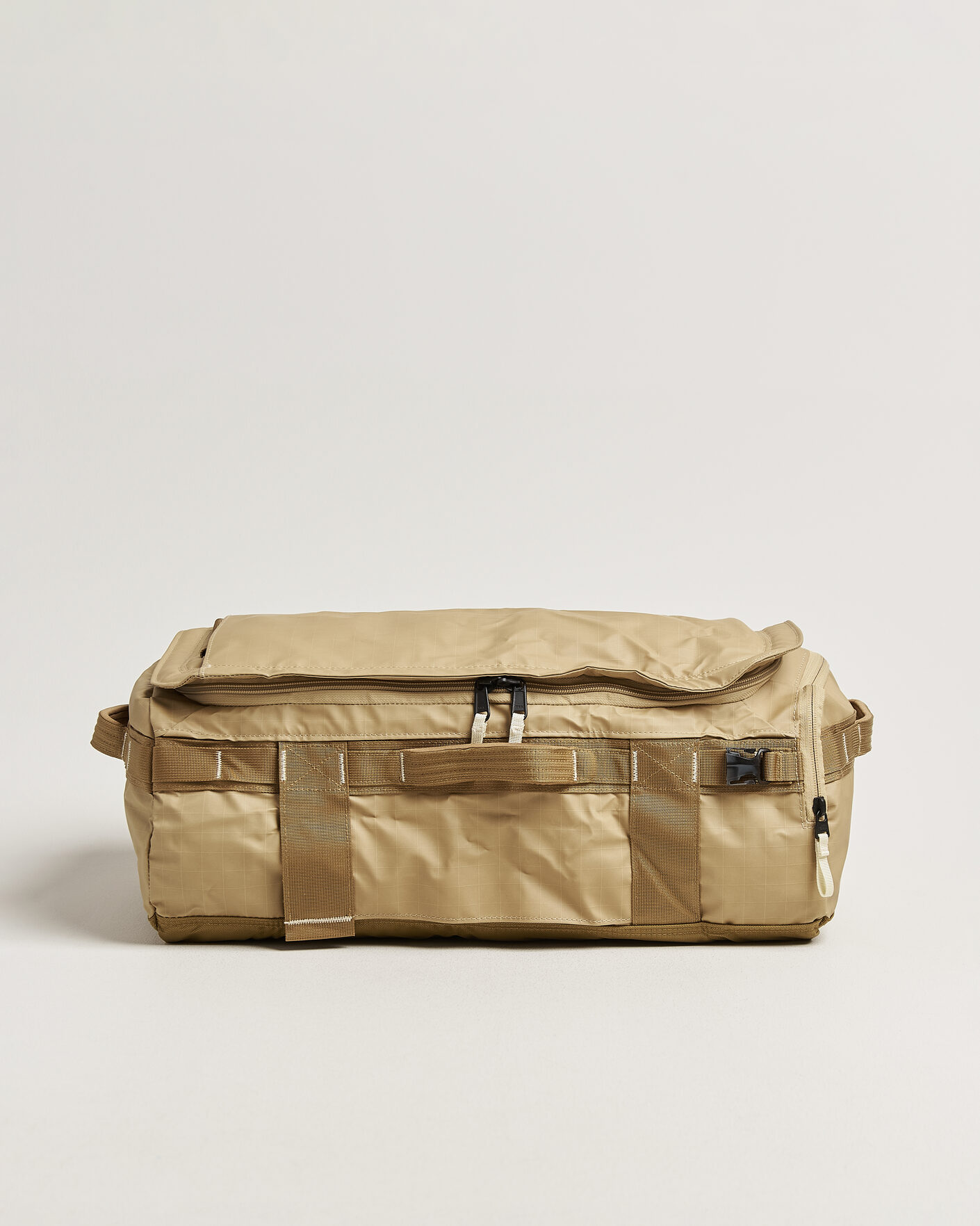 Herr | Väskor | The North Face | Base Camp Voyager Duffel 32 Khaki Stone