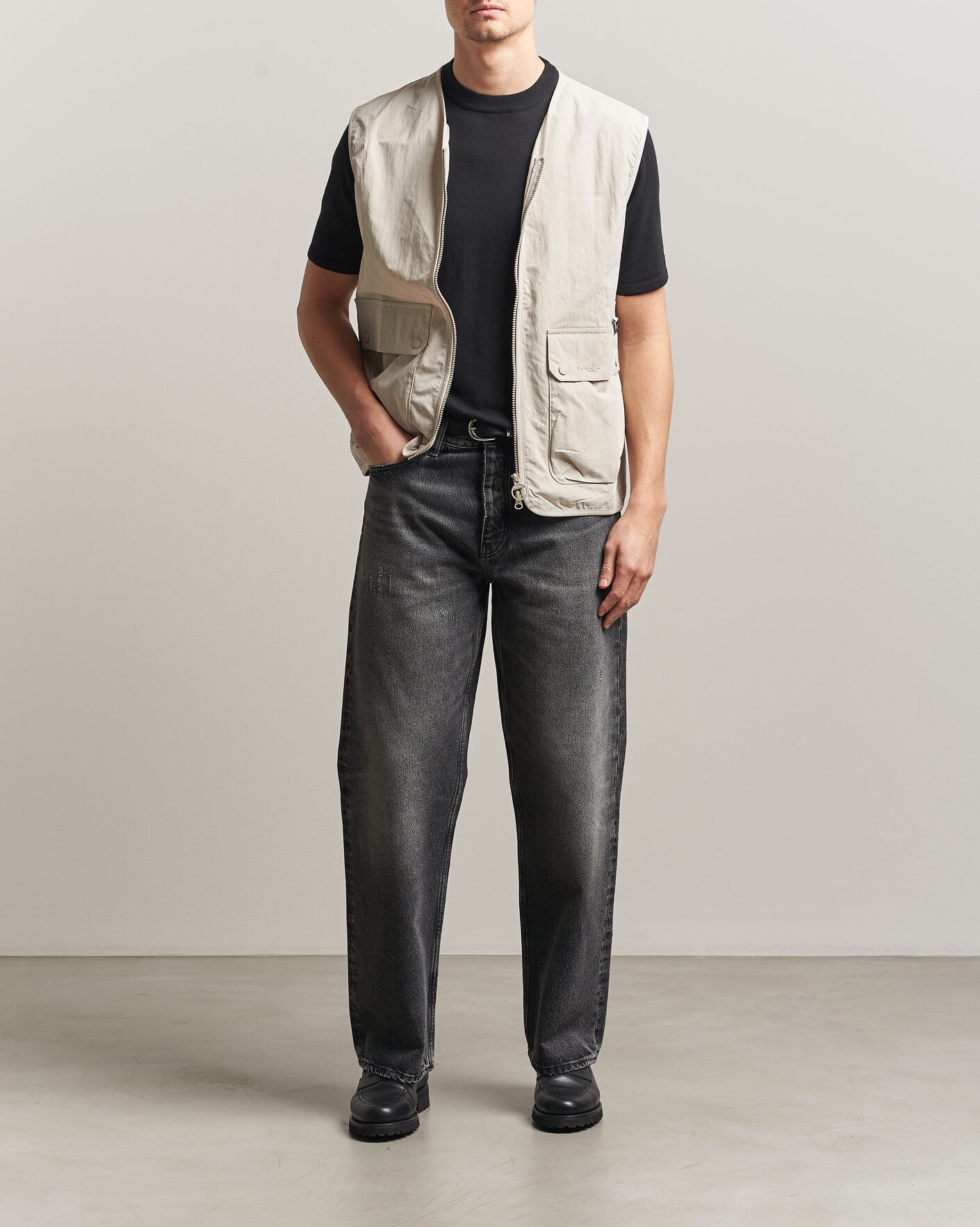 Herr | Västar | Barbour Lifestyle | Re-Engineered Flyweight Gilet Mist