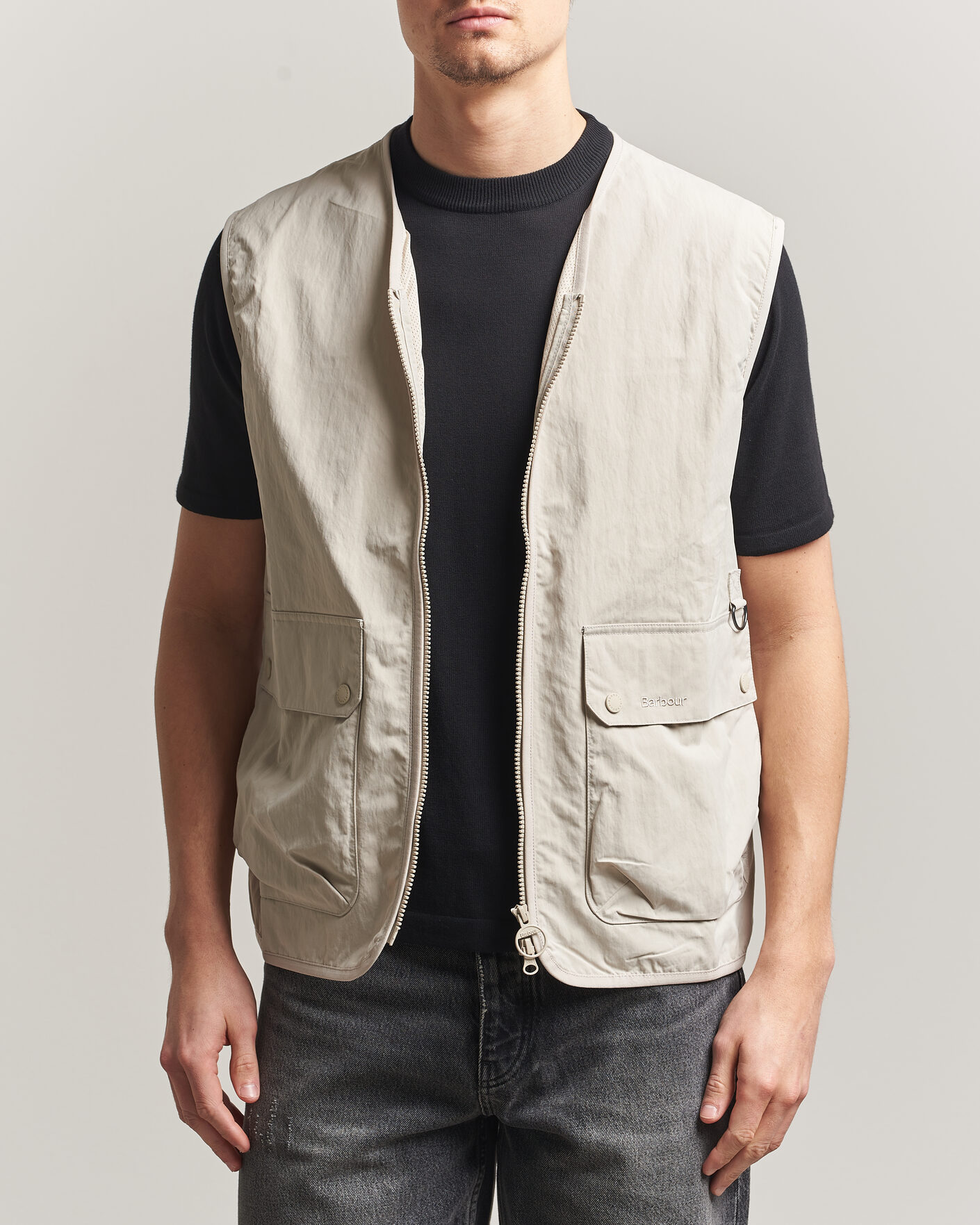 Herr | Västar | Barbour Lifestyle | Re-Engineered Flyweight Gilet Mist