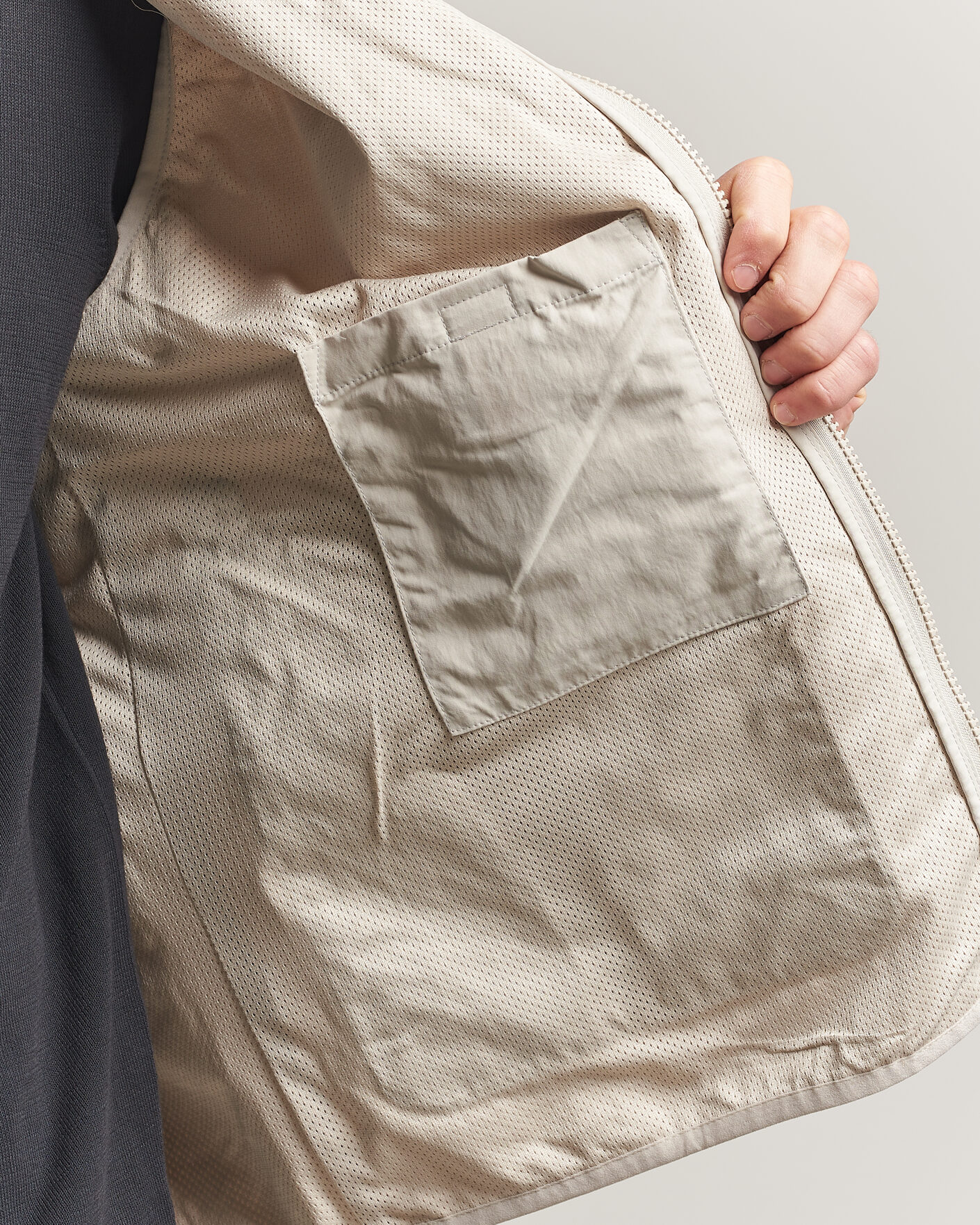 Herr | Västar | Barbour Lifestyle | Re-Engineered Flyweight Gilet Mist