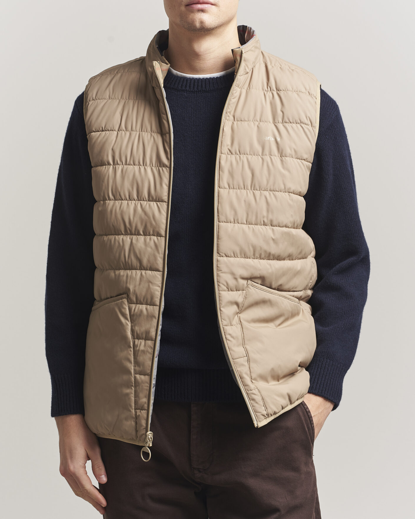 Herr | Västar | Barbour Lifestyle | Reversible Tartan Puffer Gilet Dress Tartan