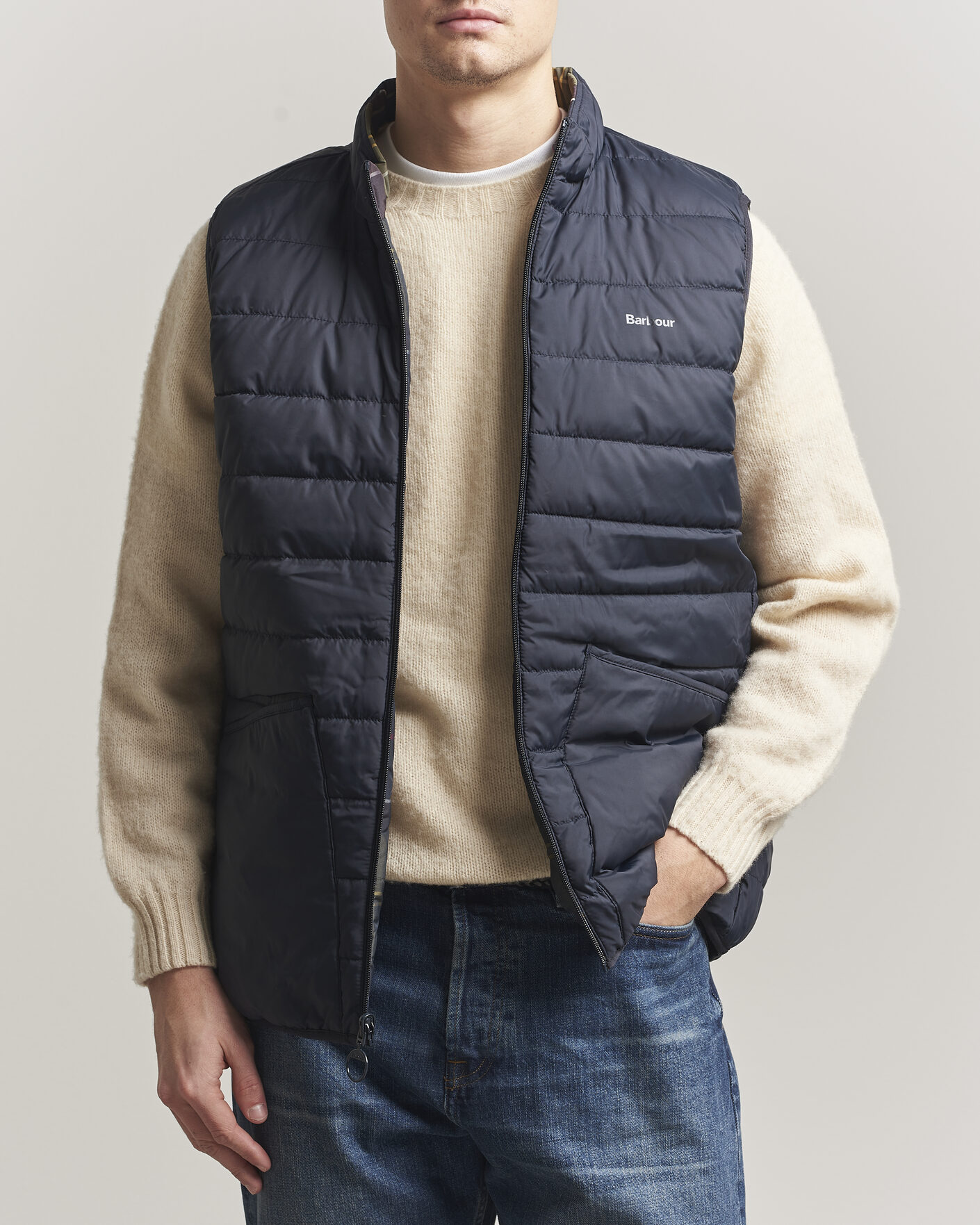 Herr | Västar | Barbour Lifestyle | Reversible Tartan Puffer Gilet Classic Tartan