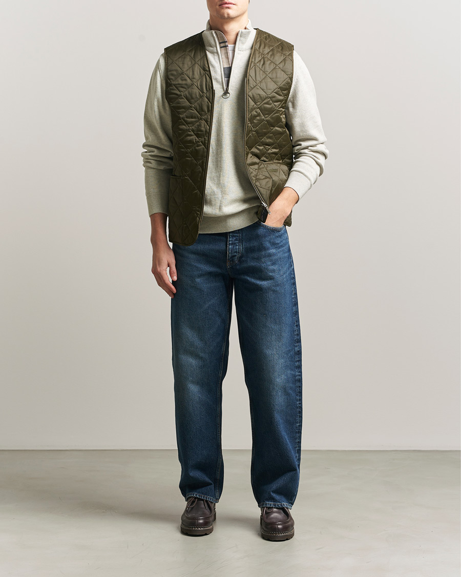 Herr | Västar | Barbour Lifestyle | Eaves Liner Olive