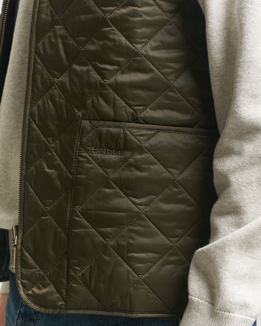 Herr | Västar | Barbour Lifestyle | Eaves Liner Olive
