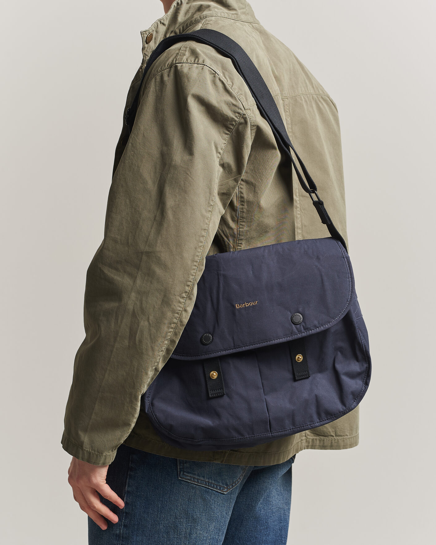 Herr | Väskor | Barbour Lifestyle | Transport Riever Shoulder Bag Navy