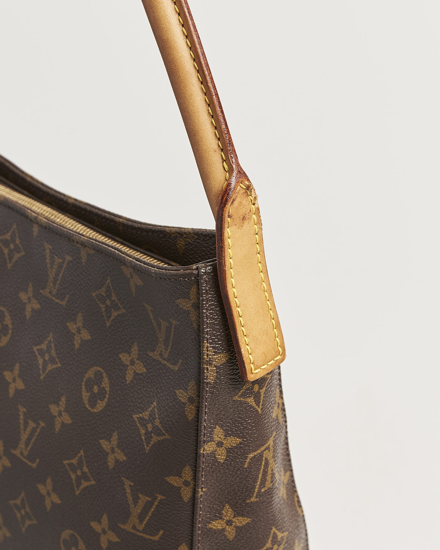 Herr | Pre-Owned & Vintage Bags | Louis Vuitton Pre-Owned | Looping Handbag GM Monogram