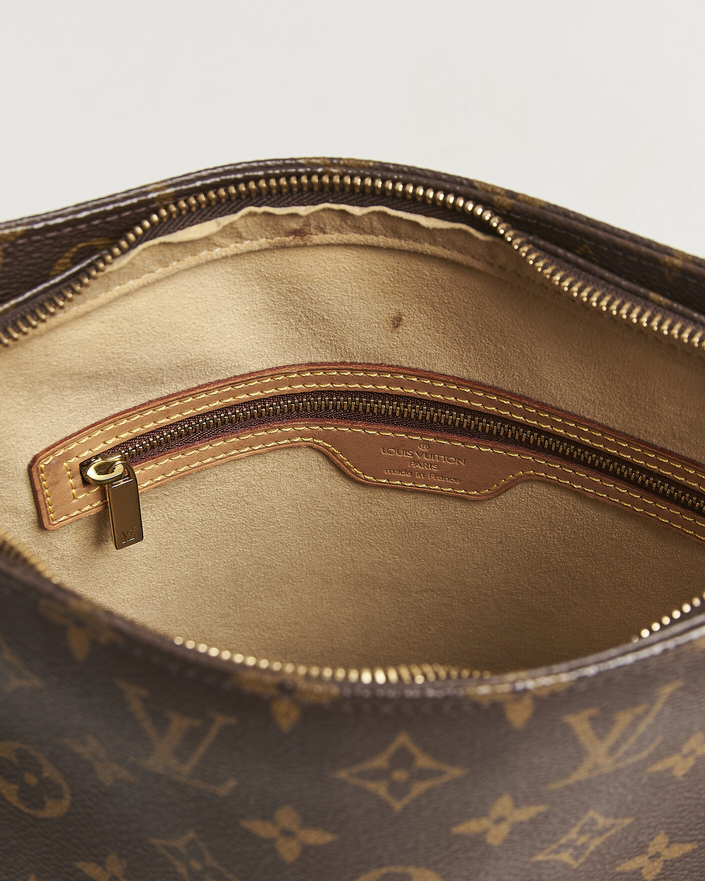 Herr | Pre-Owned & Vintage Bags | Louis Vuitton Pre-Owned | Looping Handbag GM Monogram
