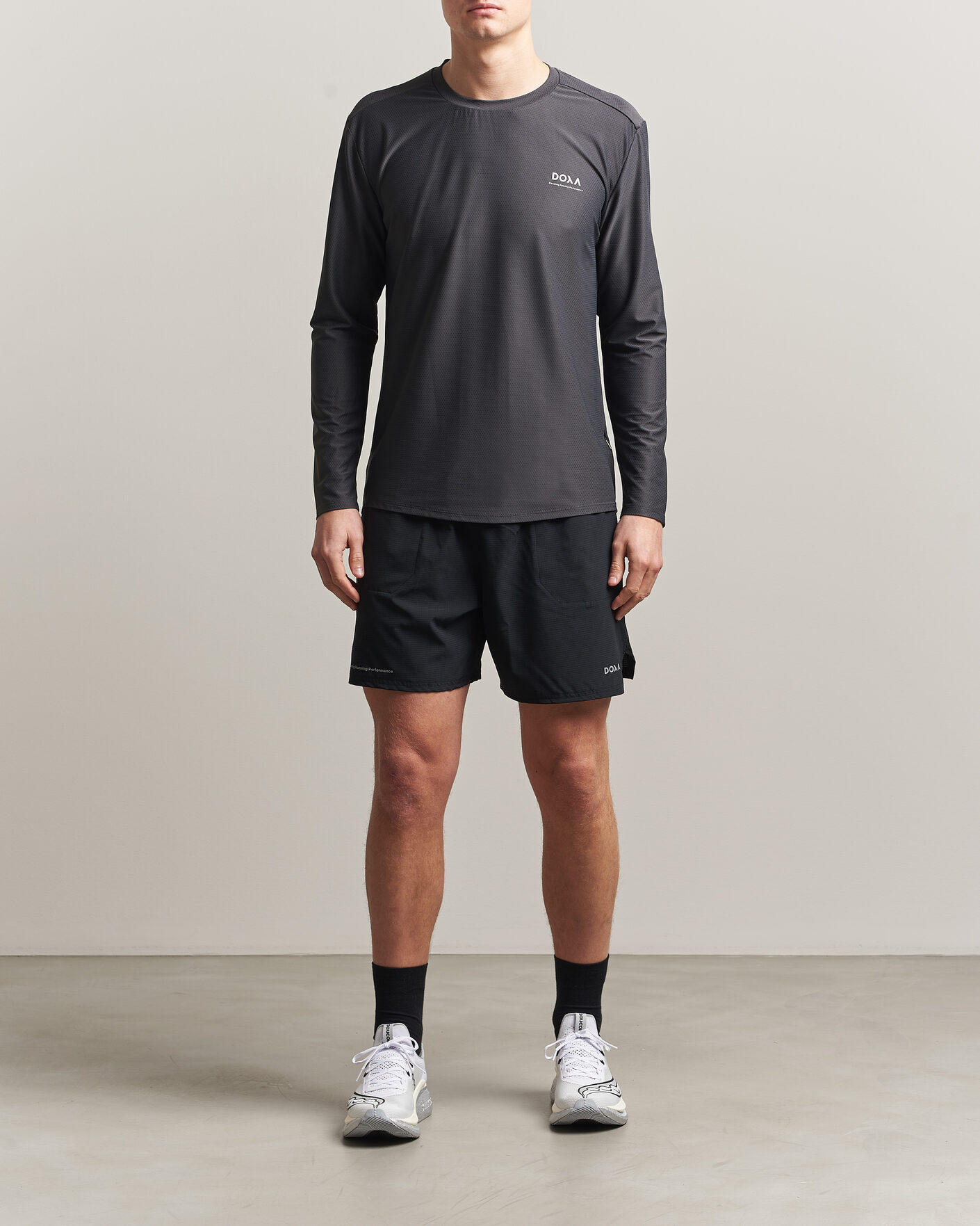 Herr | T-Shirts | DOXA | Rerun Long Sleeve T-Shirt Raven