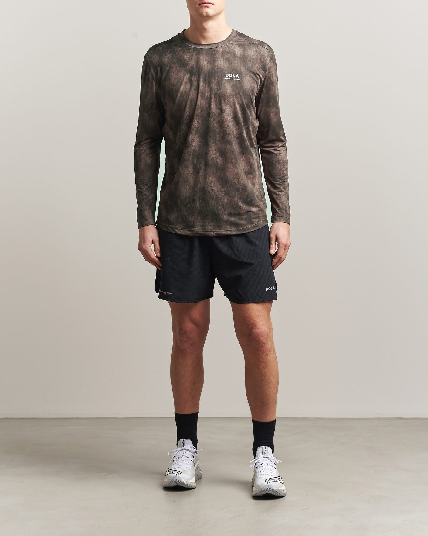 Herr | T-Shirts | DOXA | Rerun Long Sleeve T-Shirt Taupe