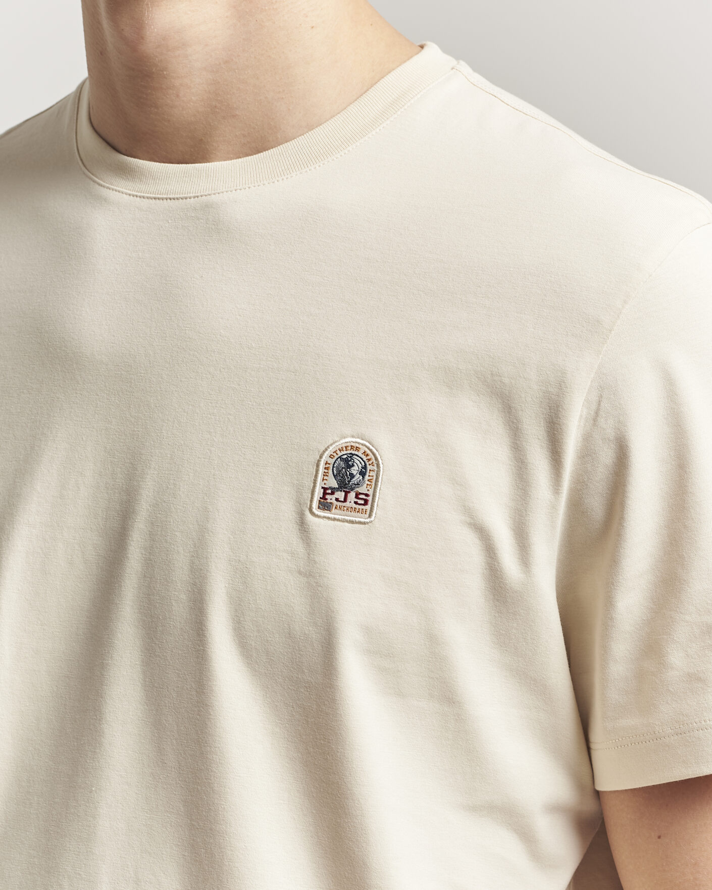Herr | T-Shirts | Parajumpers | Patch Crew Neck T-Shirt Bone