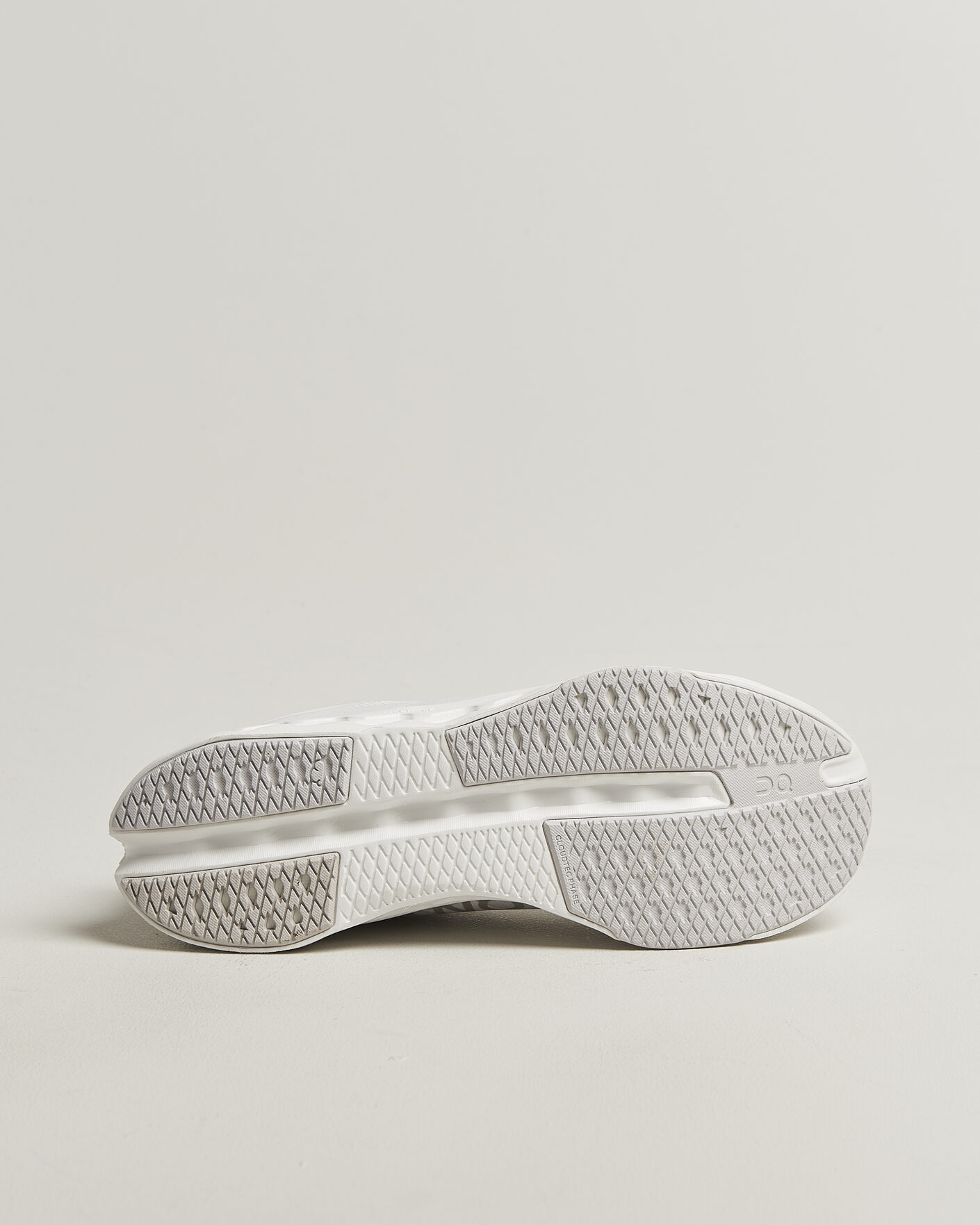 Herr | Löparskor | On | Cloudsurfer Next White/White