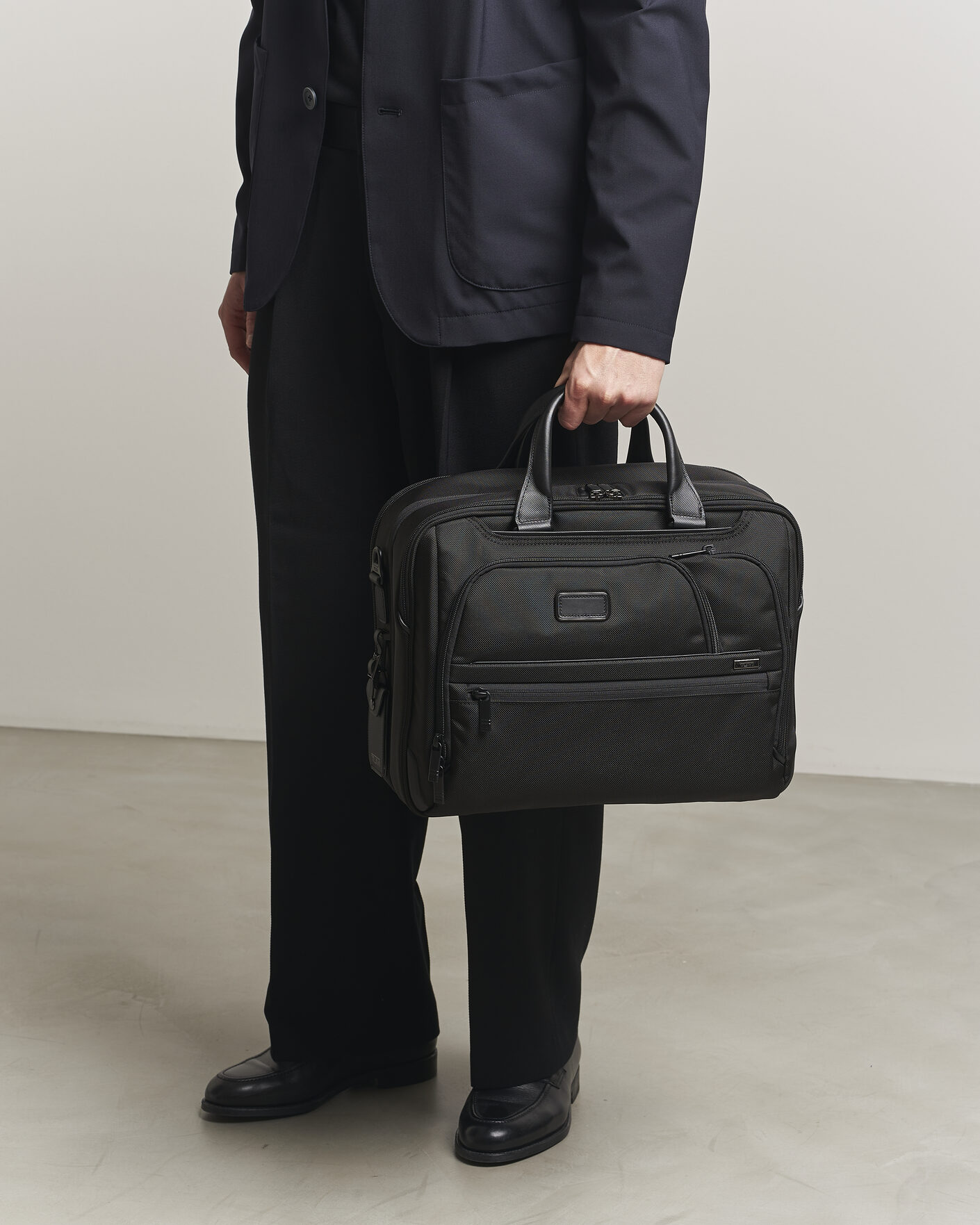 Herr | Väskor | TUMI | Alpha 4 Expandable Medium Briefcase Black